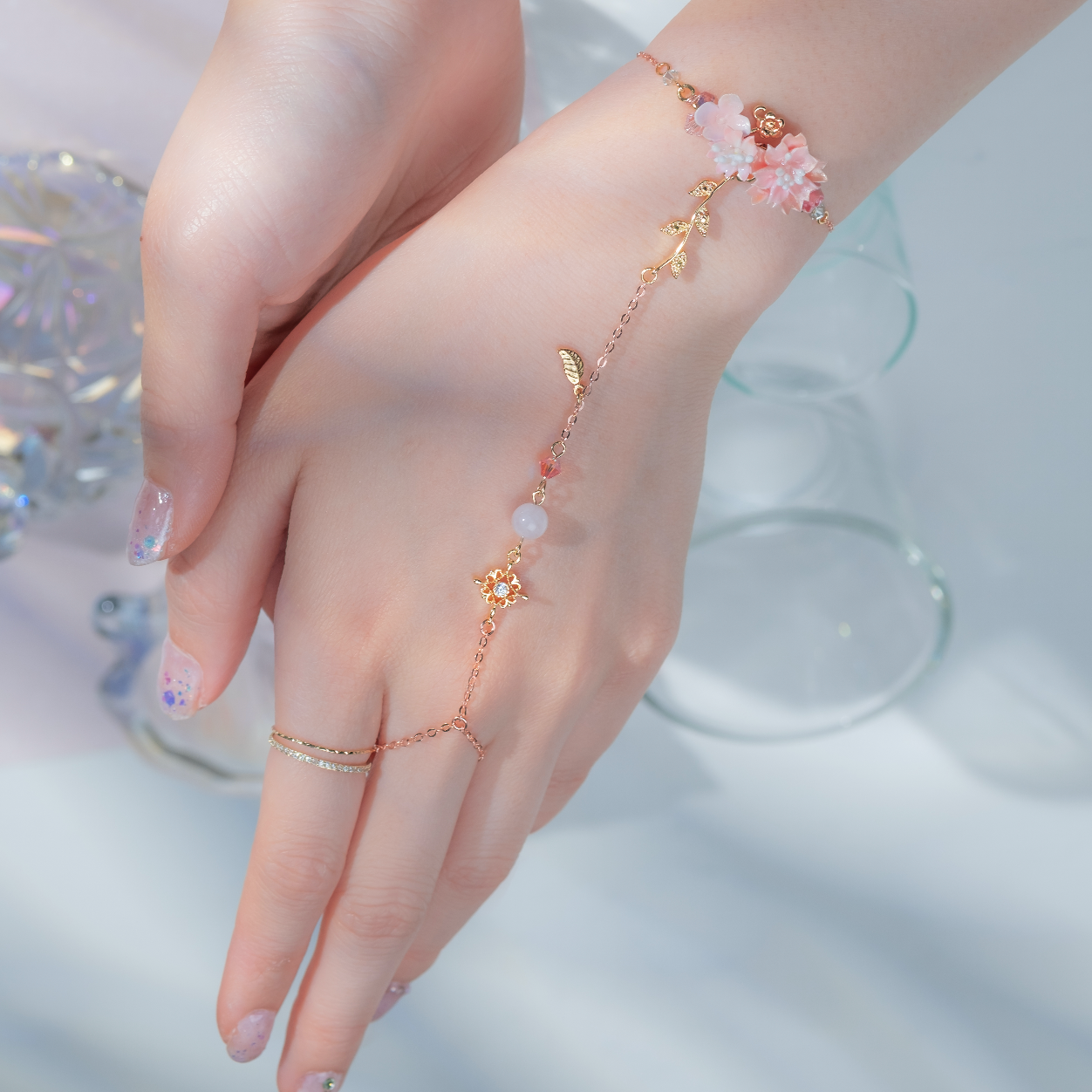 Fondle of Sakura Mini Bouqet T-Bracelet
