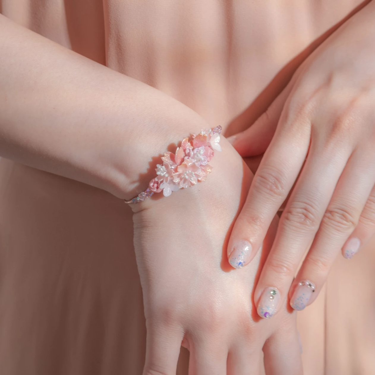 Perception ikkonzòmè Sakura Floral 14K-Gold plated Bangle