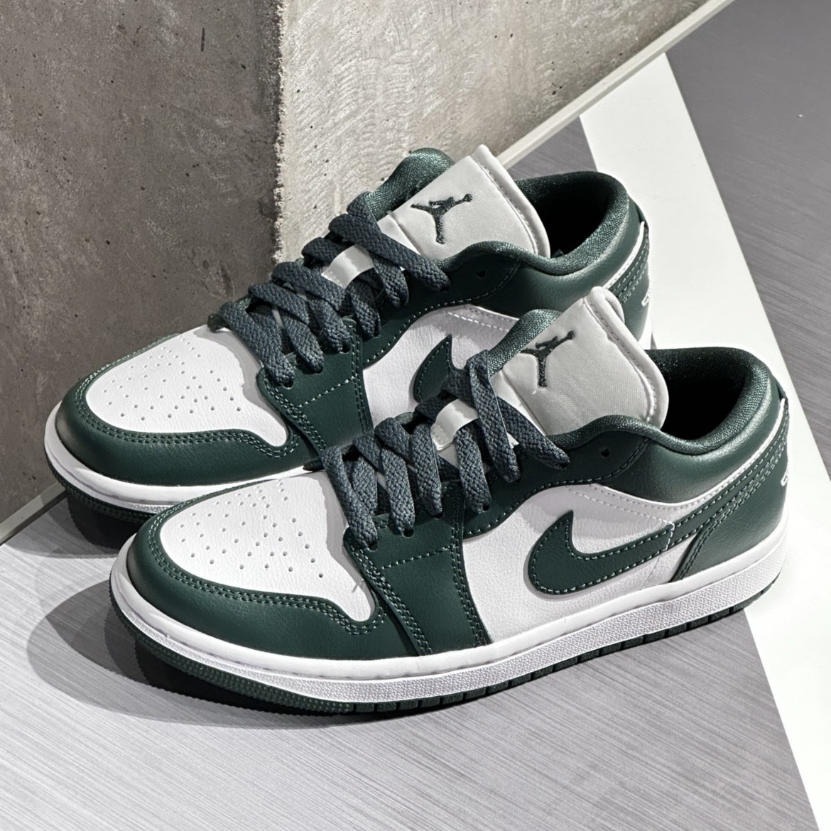 Nike Air Jordan 1 Low 白橄欖綠白綠DC0774-113