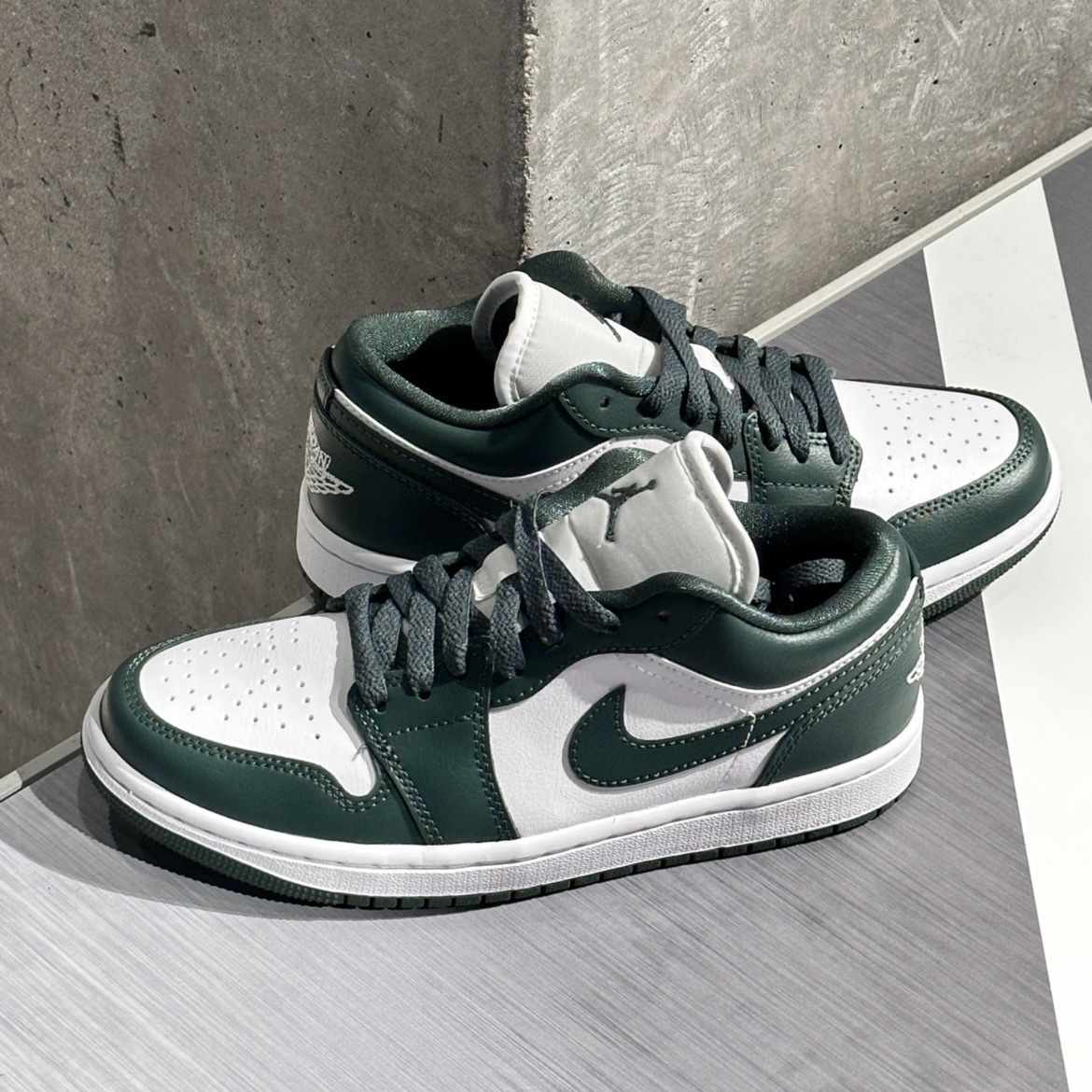 Nike Air Jordan 1 Low 白橄欖綠白綠DC0774-113