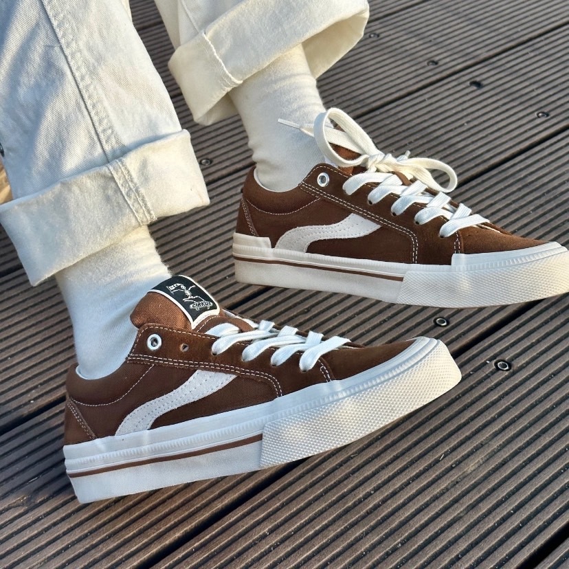 OddCIRKUS ASTLEY PRO 復古 棕色 咖啡 板鞋（O224NY000108)