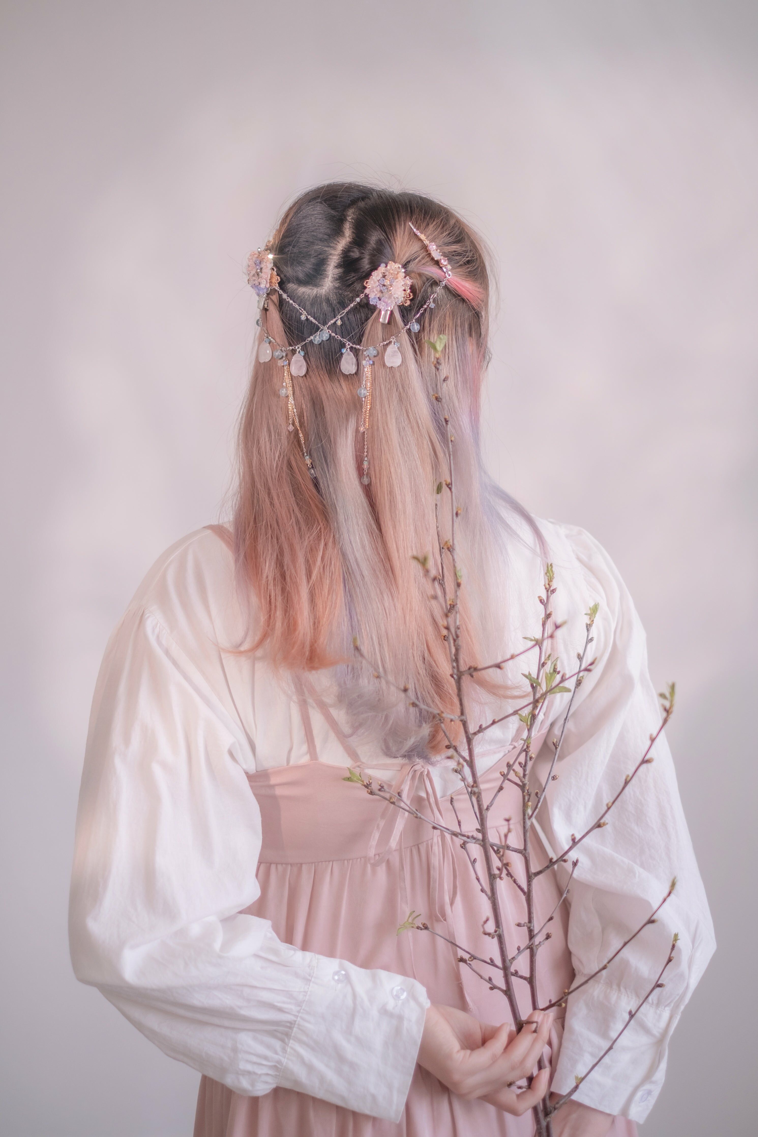 Serendipity Gold-plated Section Hair Clip Set (with detachable Rose Quartz petal chain)