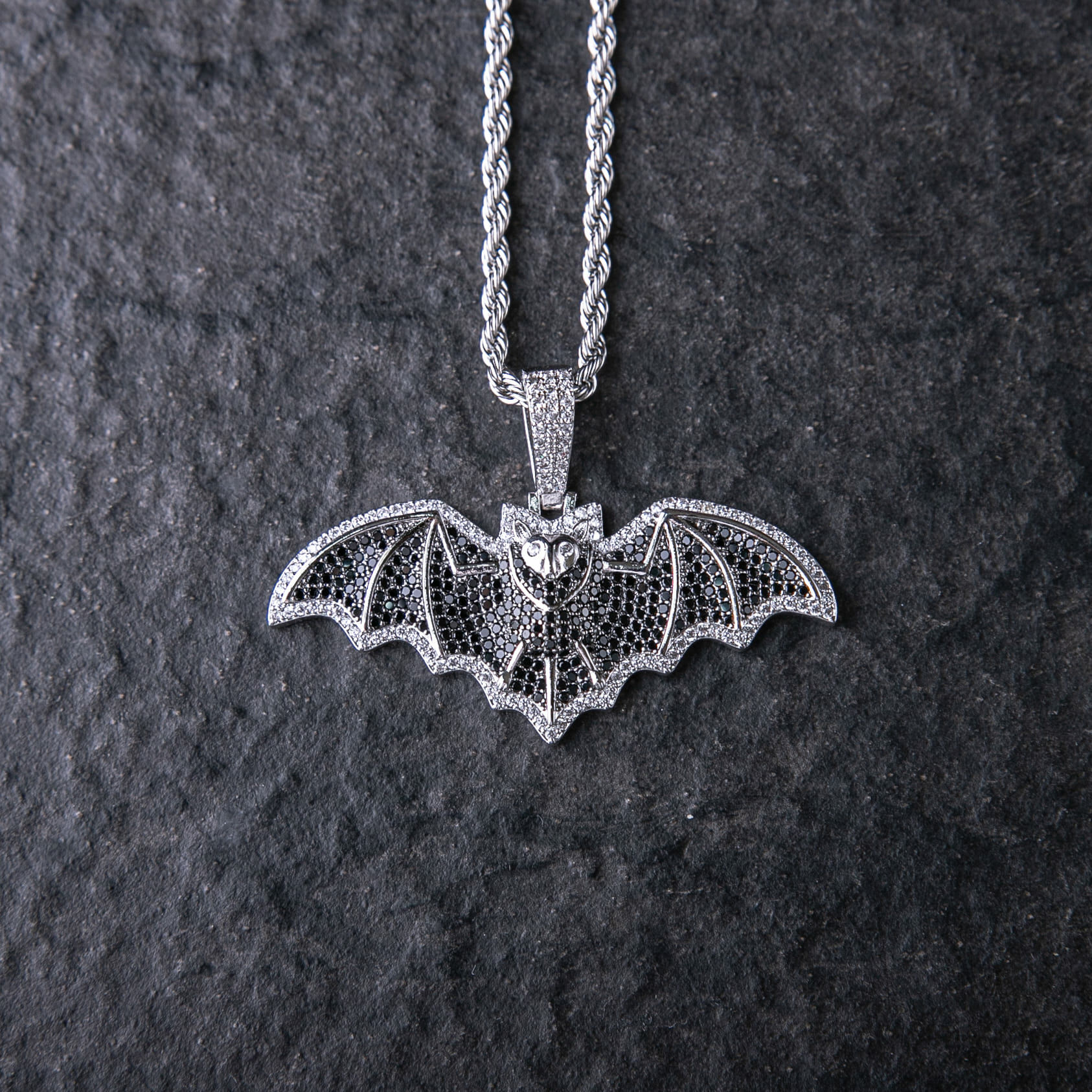 滿鑲雙色蝙蝠墜飾