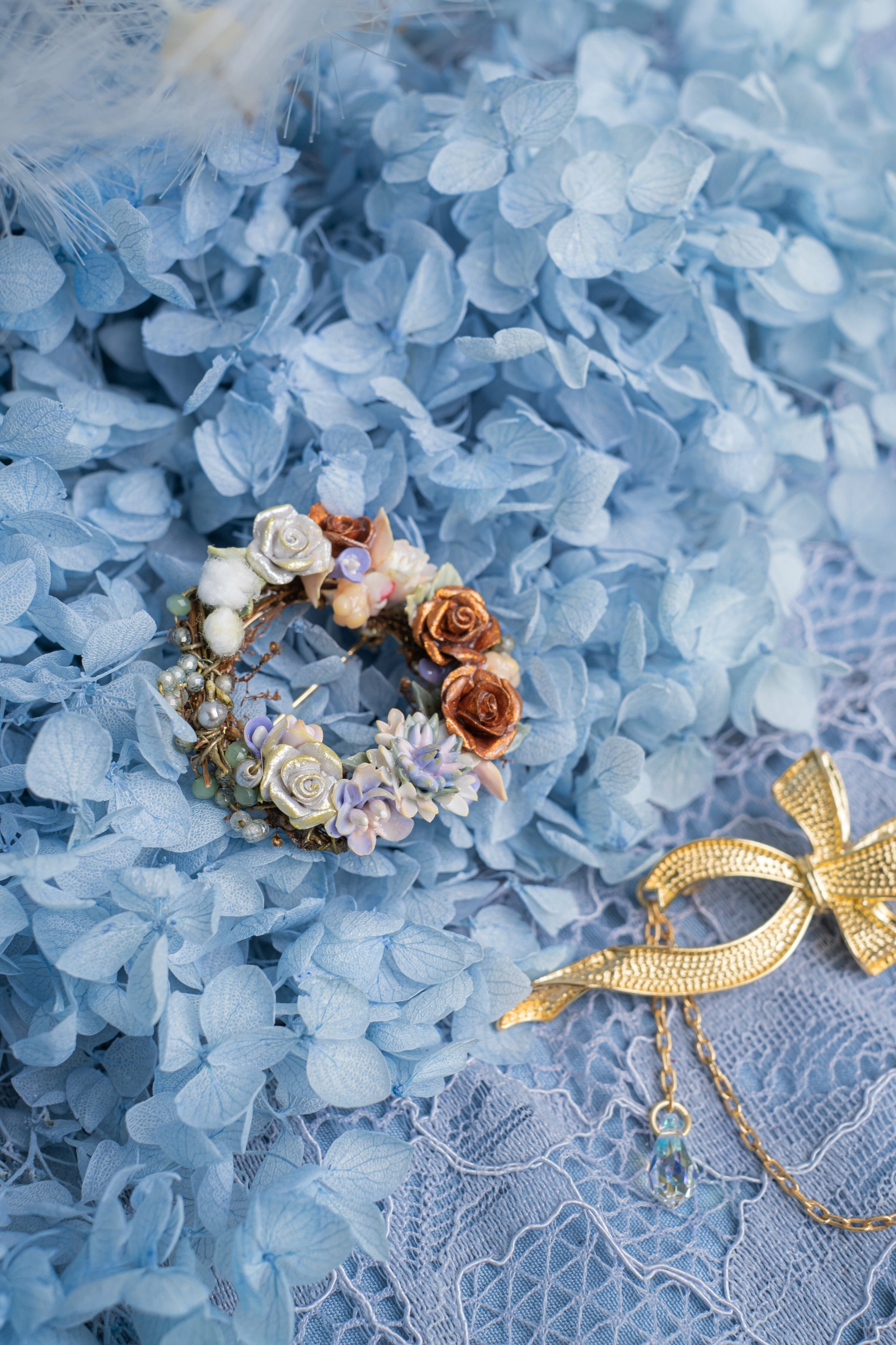 Valley of Serenity Floral Wreath Brooch Set