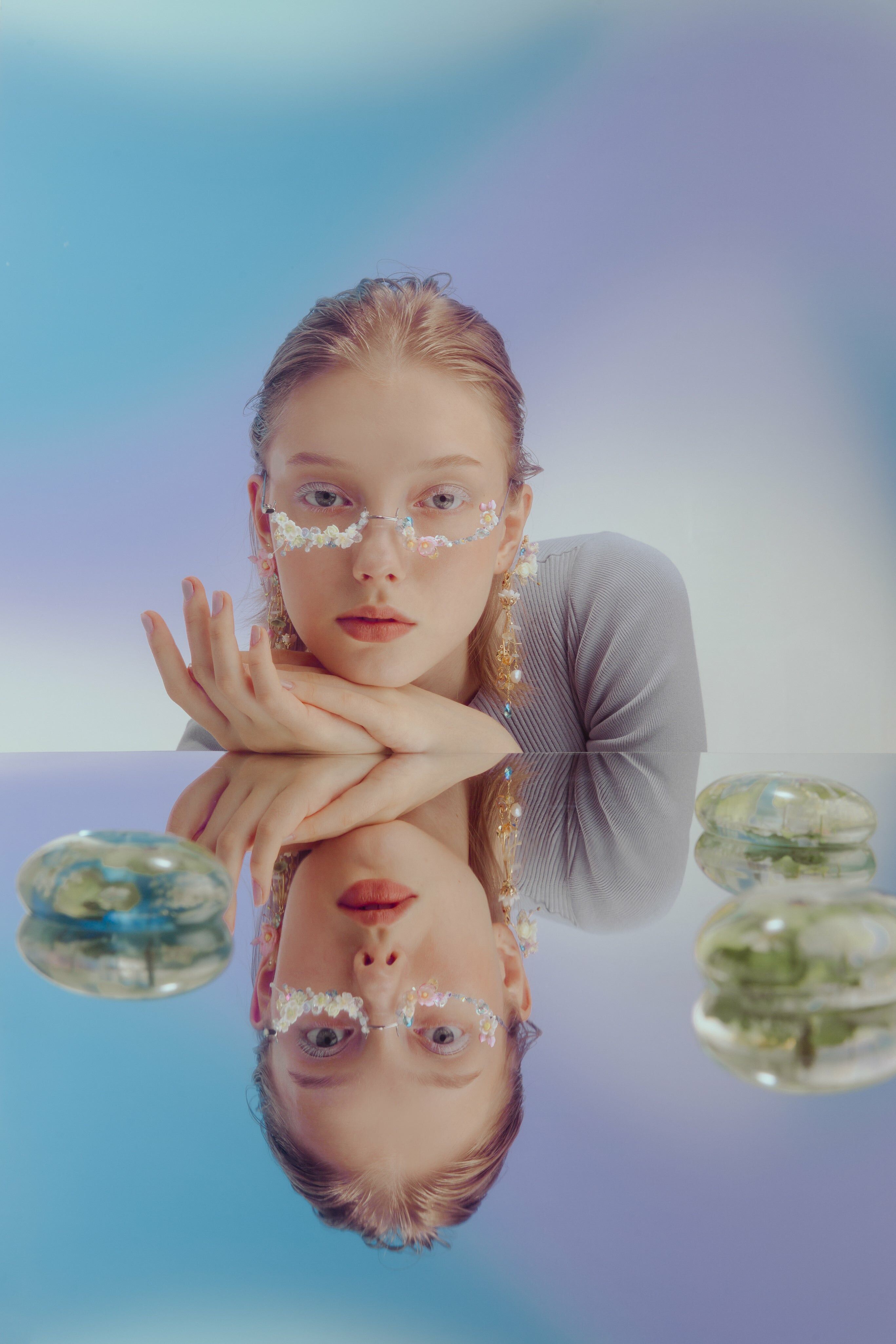 Summery Lakeside Carnival Glasses Frame