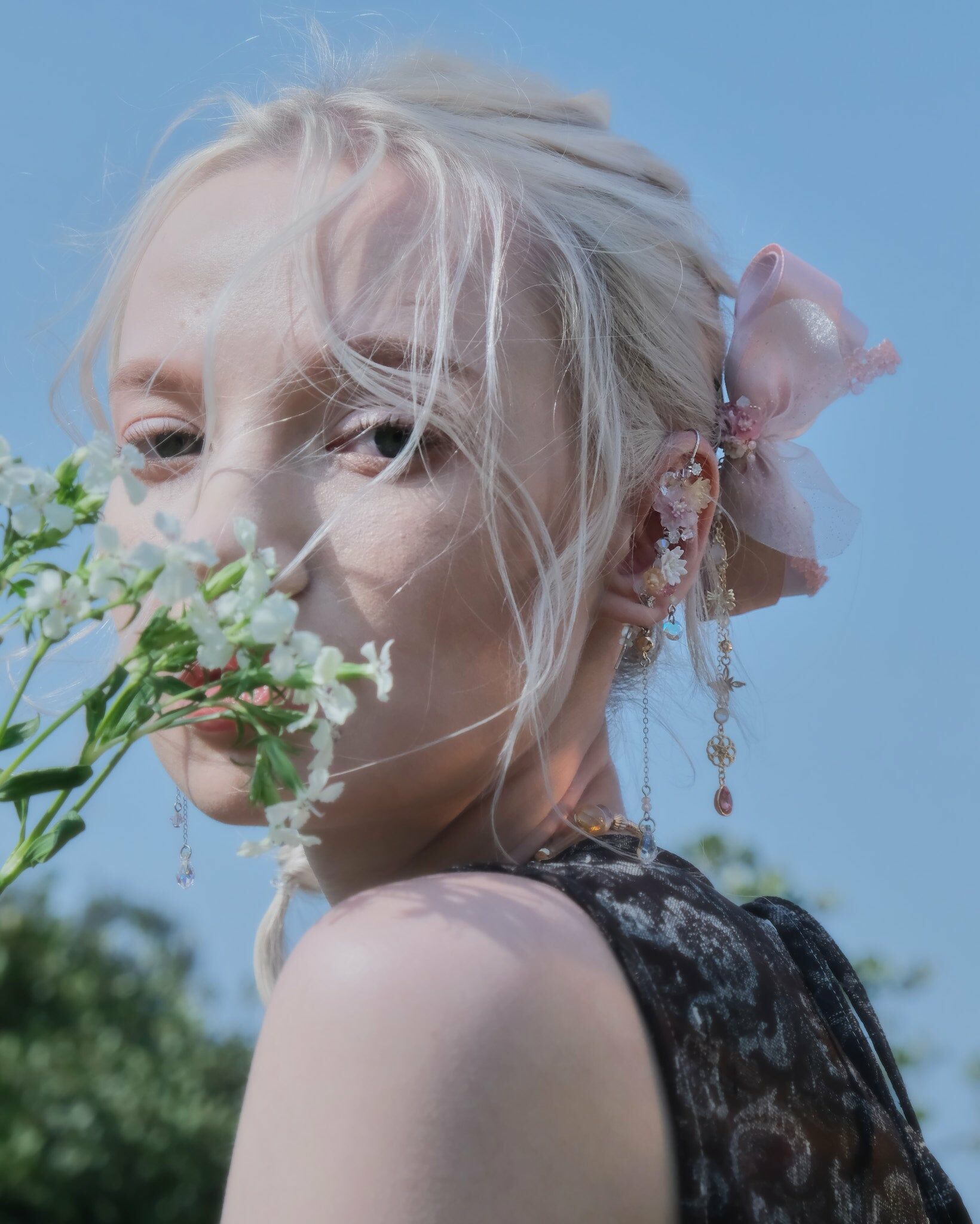 Mellifluous Wind Chimes Sakura Earrings and Ear Pin Set