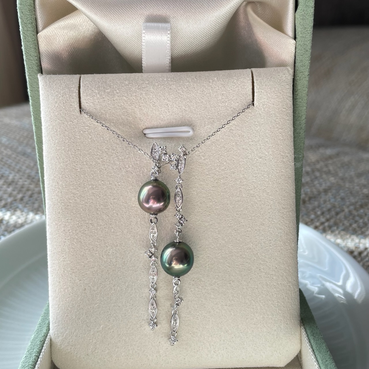 18K金大溪地黑珍珠鑽石套鍊 - 夢雨珠簾