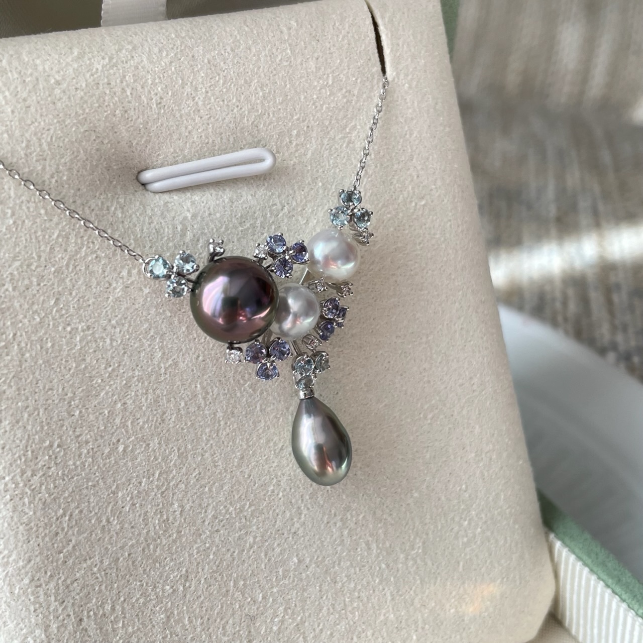 18K金大溪地黑珍珠+澳白Keshi鑽石彩寶套鍊 - 夢幻星河