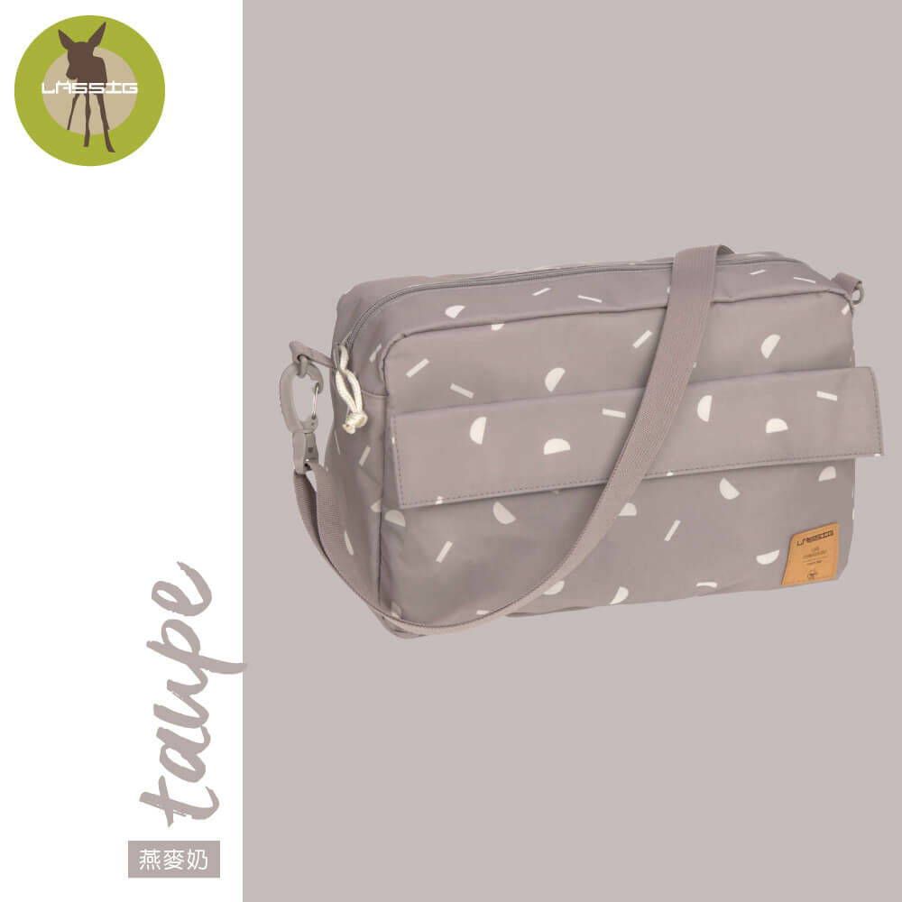 德國媽媽包No.1品牌,LASSIG讓媽媽包不只是媽媽包,兼具時尚與功能性,媽媽包也能小包時尚輕巧實用,外出更便利。可作側背、肩背或以推車掛勾掛在推車上