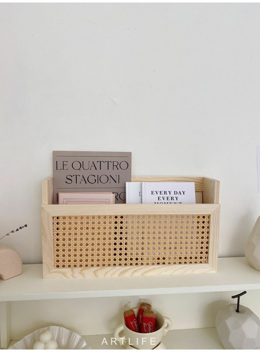 簡約藤編書報架