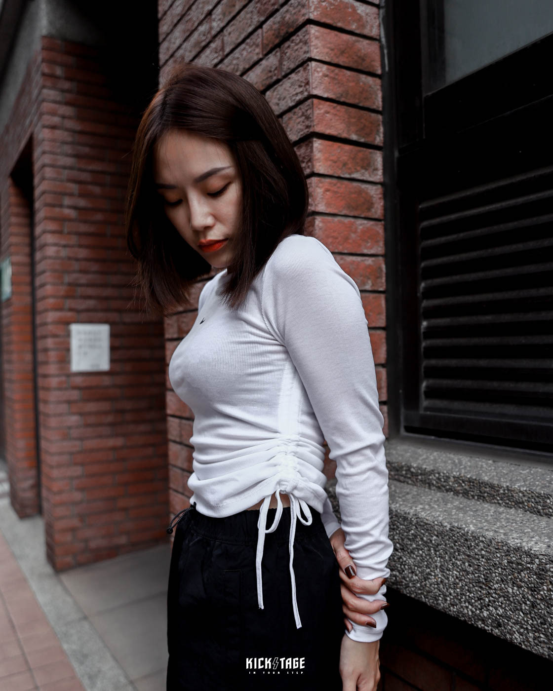 **特價商品售出不退換**女款 NIKE AS W NSW ESSNTL RIB LS MD CRP 刺繡LOGO 螺紋 合身 長袖上衣 緊身 辣妹 瑜珈 休閒【FB8718-100】