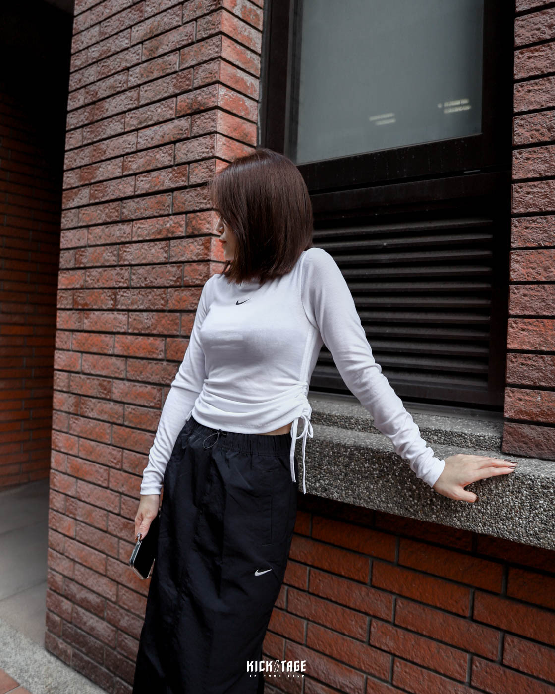 **特價商品售出不退換**女款 NIKE AS W NSW ESSNTL RIB LS MD CRP 刺繡LOGO 螺紋 合身 長袖上衣 緊身 辣妹 瑜珈 休閒【FB8718-100】