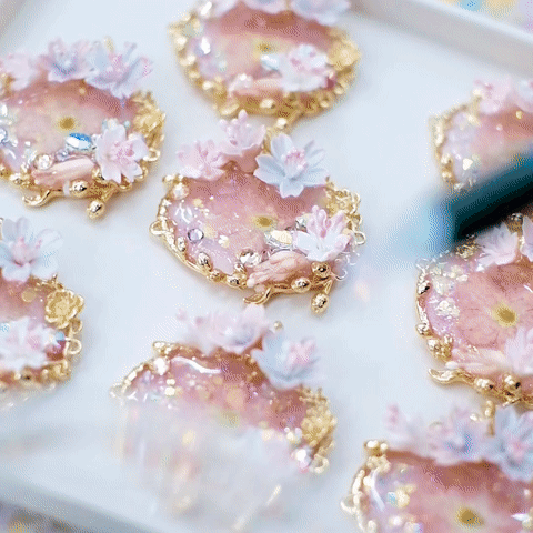 Sakura Folk Mini Ribbon Carrie Clip (with debatable floral duckbill clip)