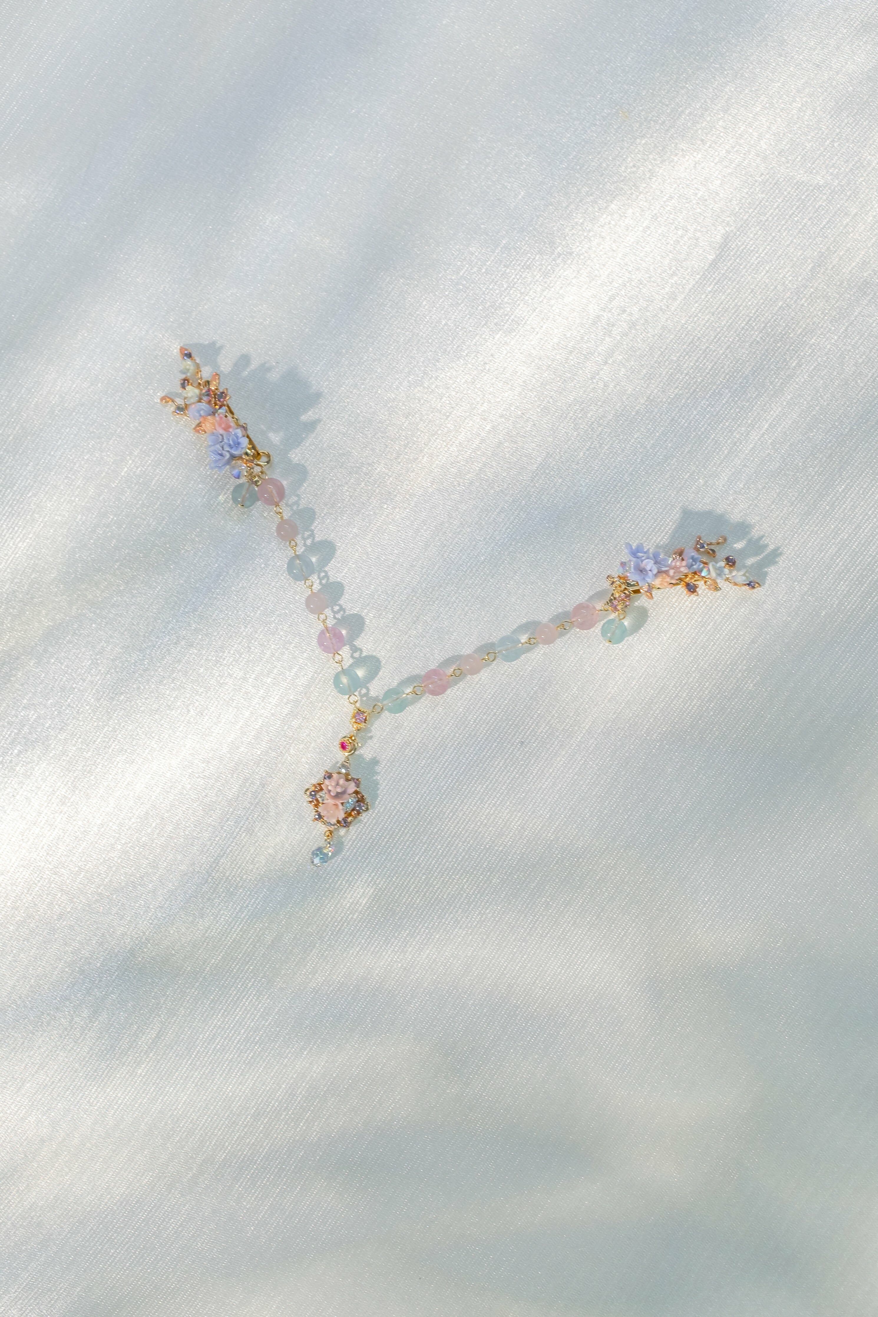 The day of Blooming Beads Collar Clips