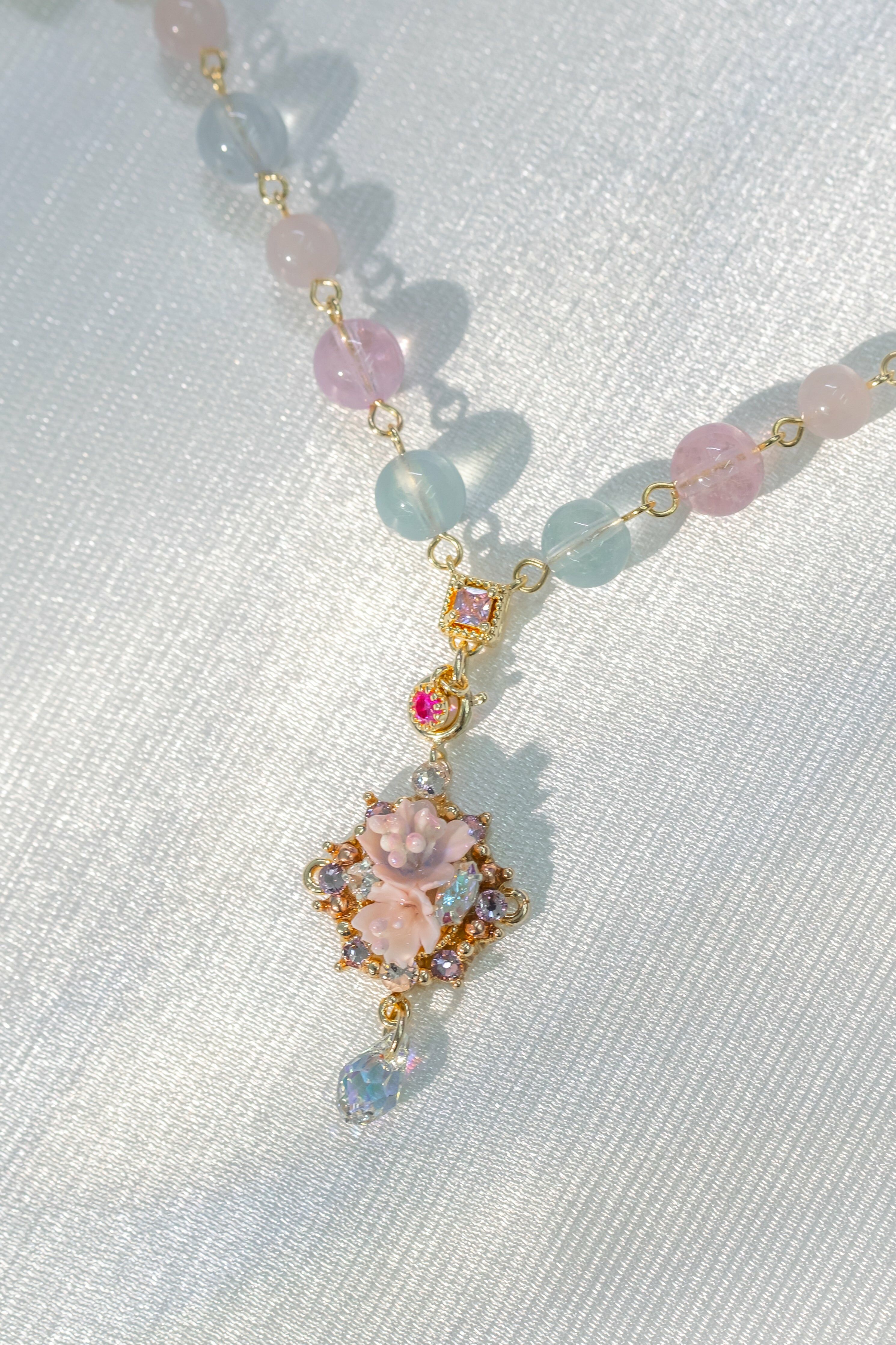 The day of Blooming Beads Collar Clips