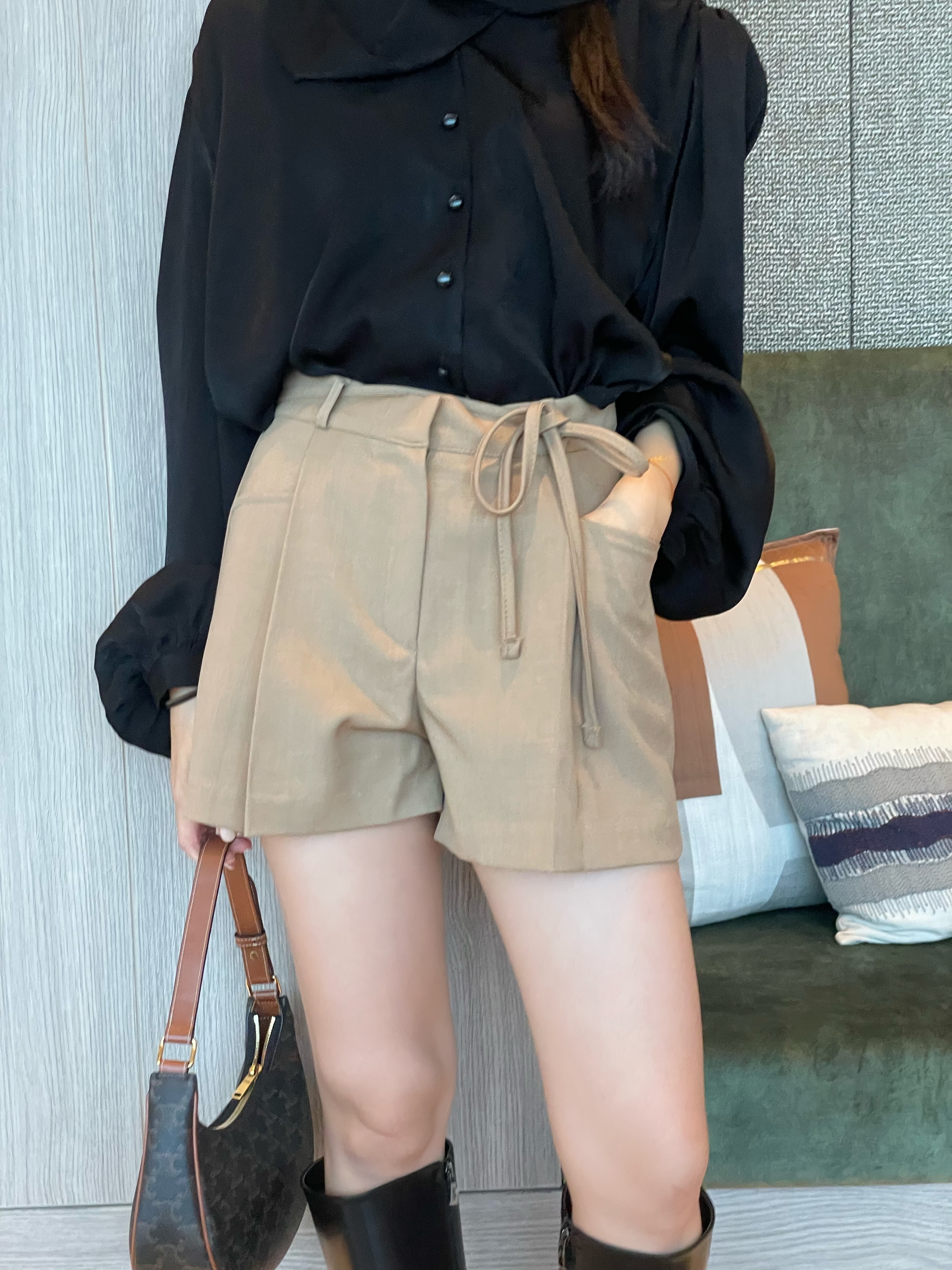 (現貨)  高腰綁帶短西褲P1022 (杏)