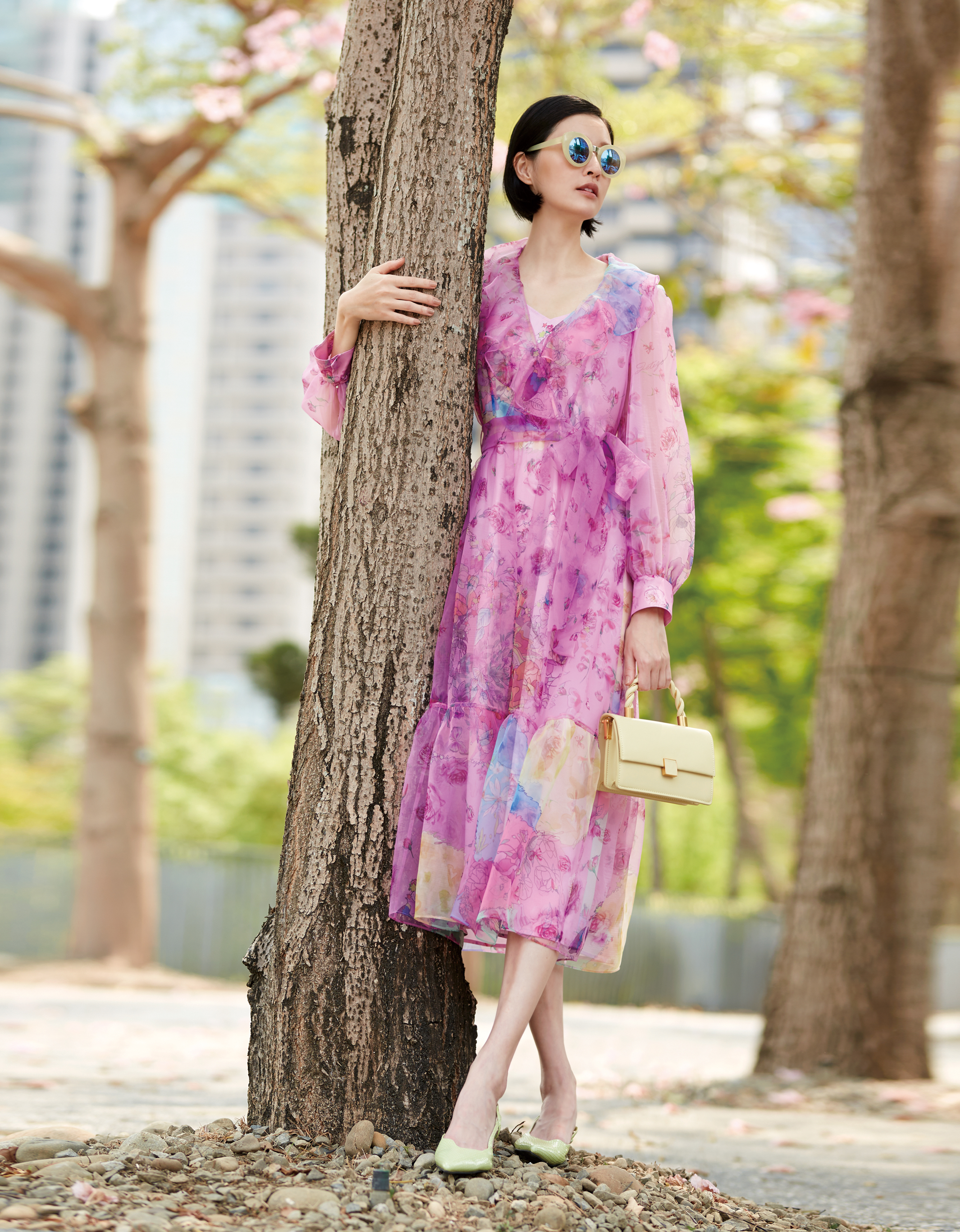 BC15002E1 摩洛哥玫瑰V領泡袖透膚中長洋 (附本布腰帶)