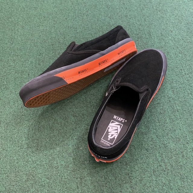 WTAPS x VANS OG CLASSIC SLIP-ON SNEAKERS - BLACK/ORANGE SIZE US 10 IN STOCK NOW (現貨發售中)