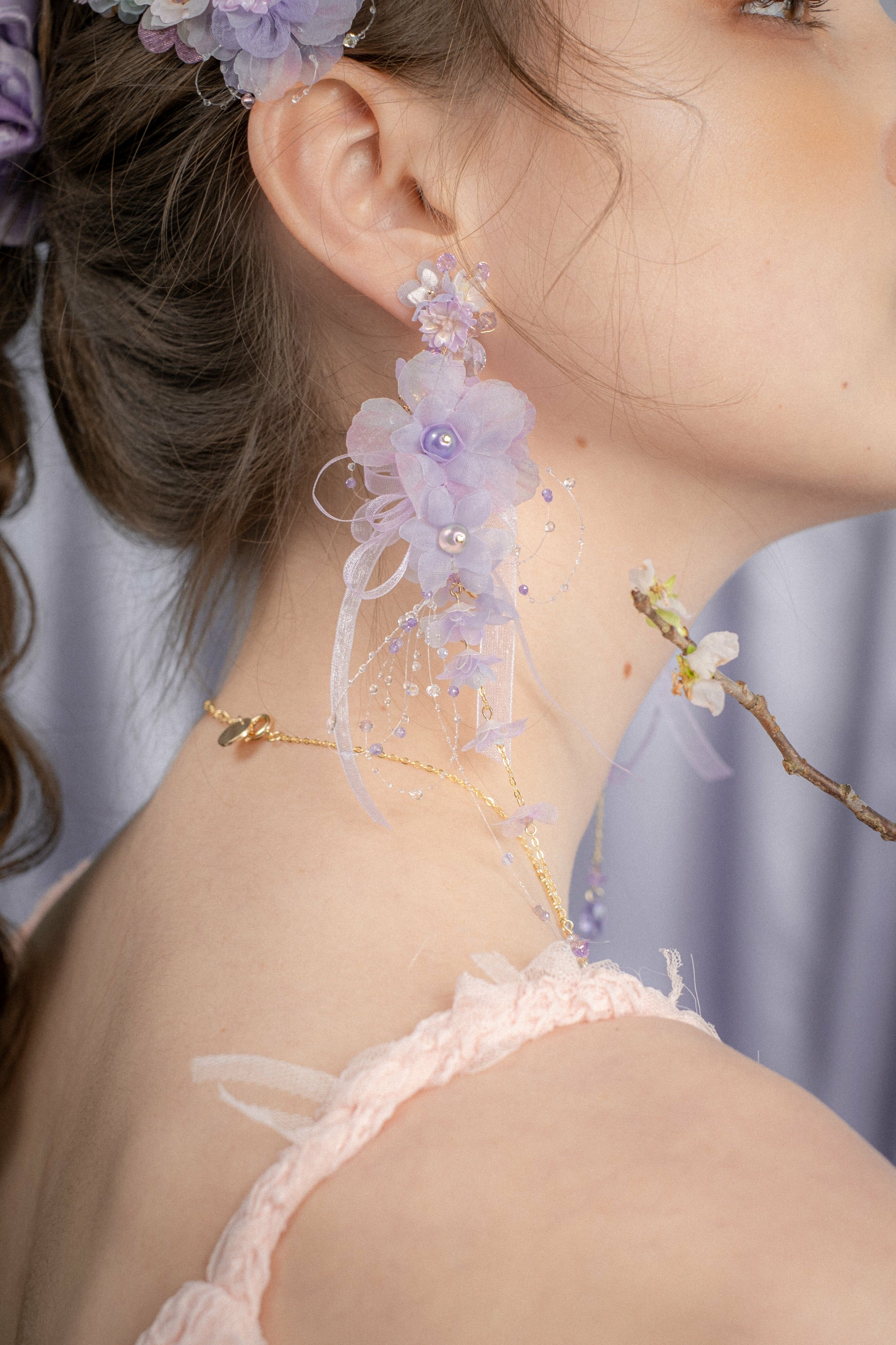 Misty Morning Mauve Sakura with Sheer Petals Earrings (2-way)