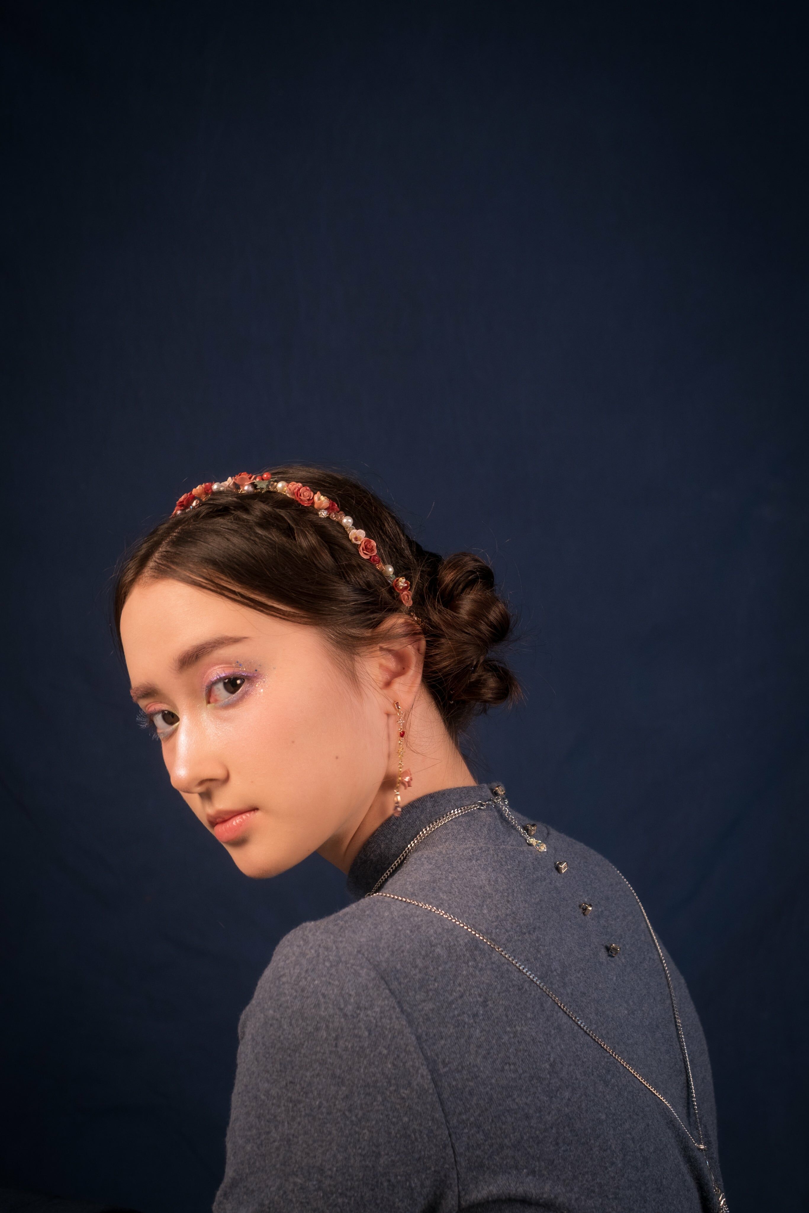 Cocktail Party Full Bloom Headband with Detachable Pendants