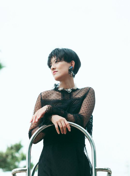 頸上星團的邀請函 - 星塵白