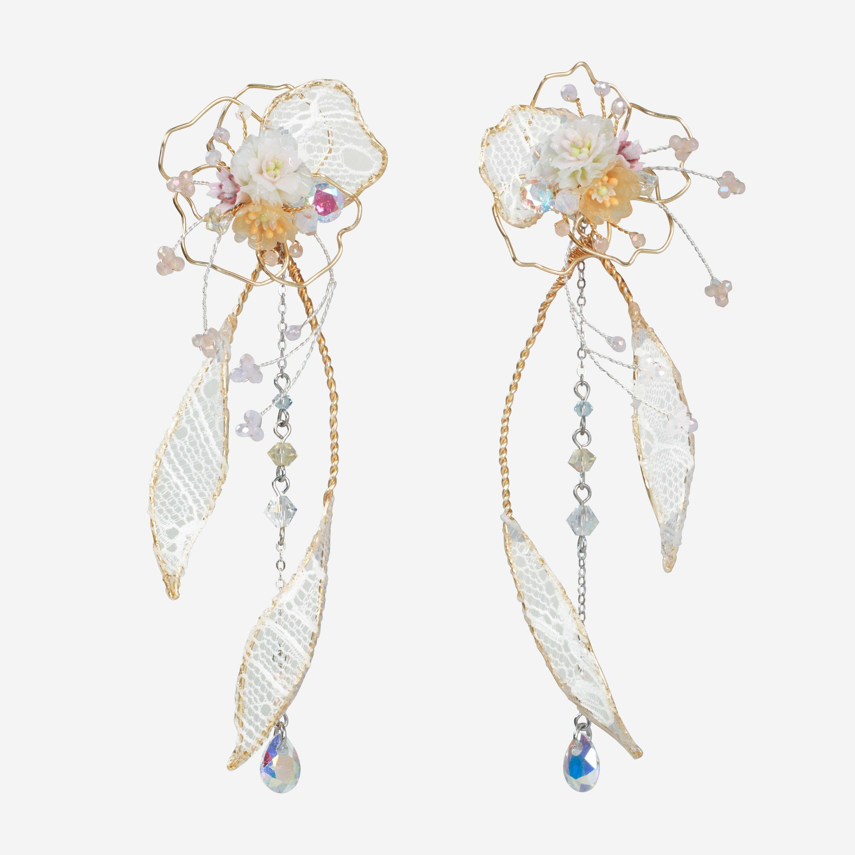 Interlacing in Harmony Sakura Bouquet and Lacy Petals Earrings (2-way)