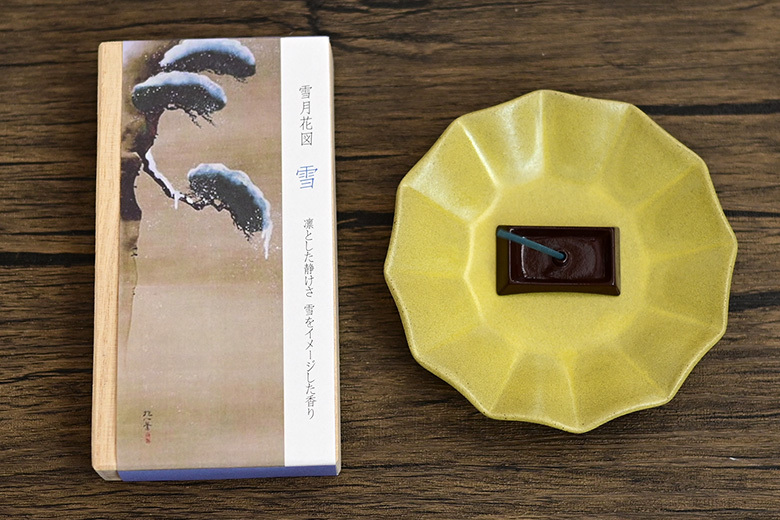 悠悠庵 雪月花線香 桐箱組：附香立