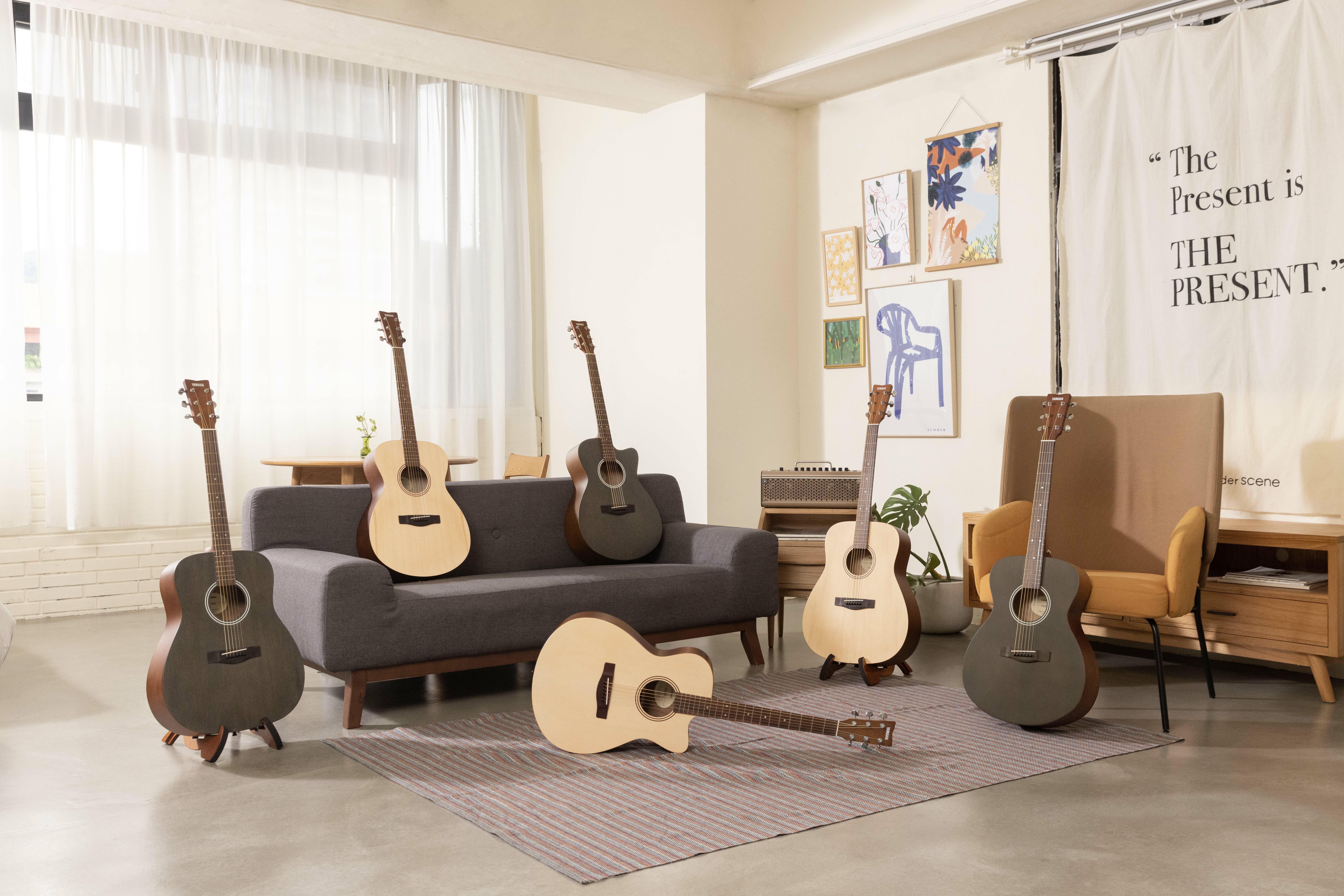 YAMAHA F系列 木吉他 FS400C 煙燻黑色/原木色 雲杉木合板 缺角 附琴袋