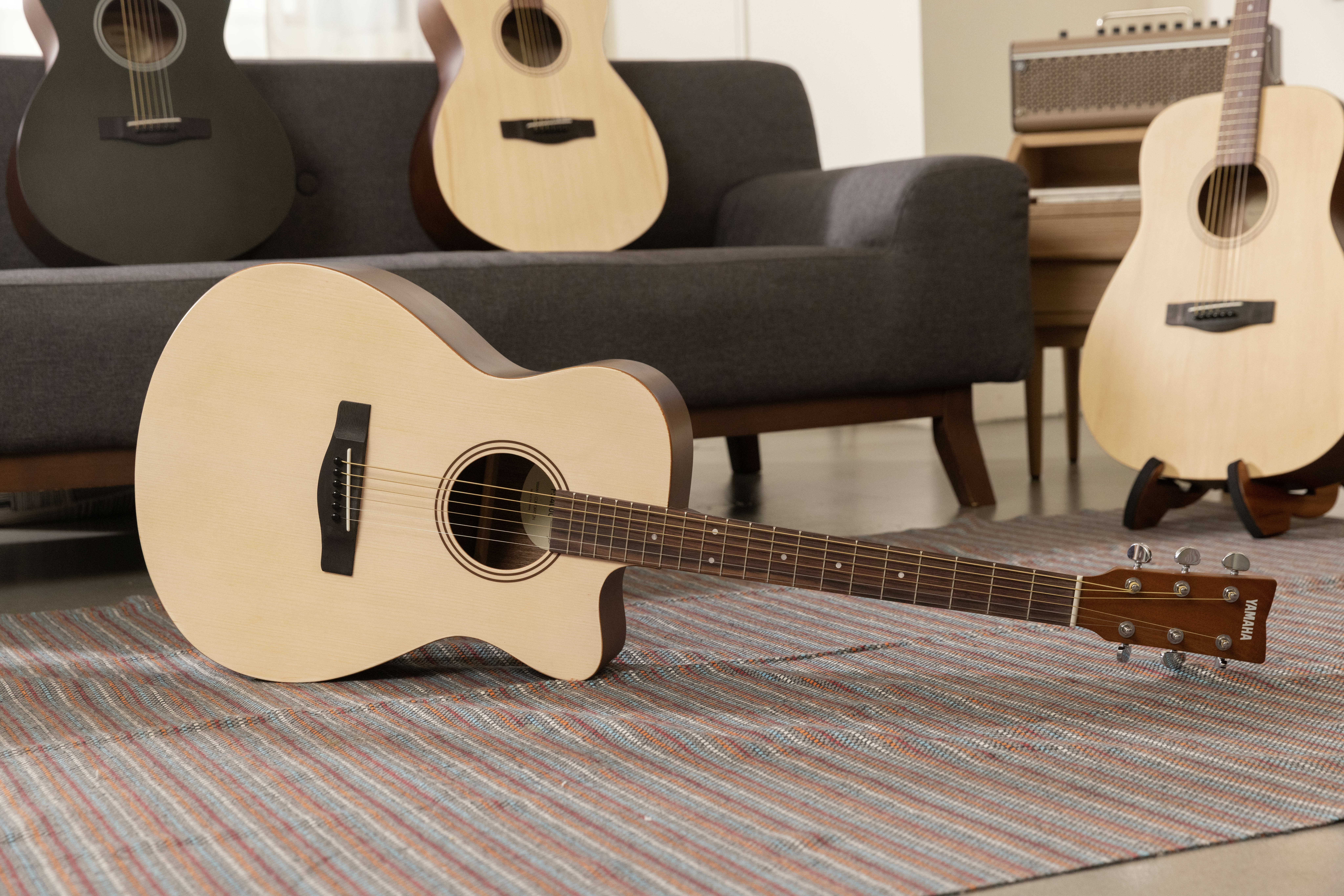 Yamaha YAMAHA F系列 木吉他 FS400C 煙燻黑色/原木色 雲杉木合板 缺角 附琴袋 第 5 張圖片｜三峽吉他 / Bass