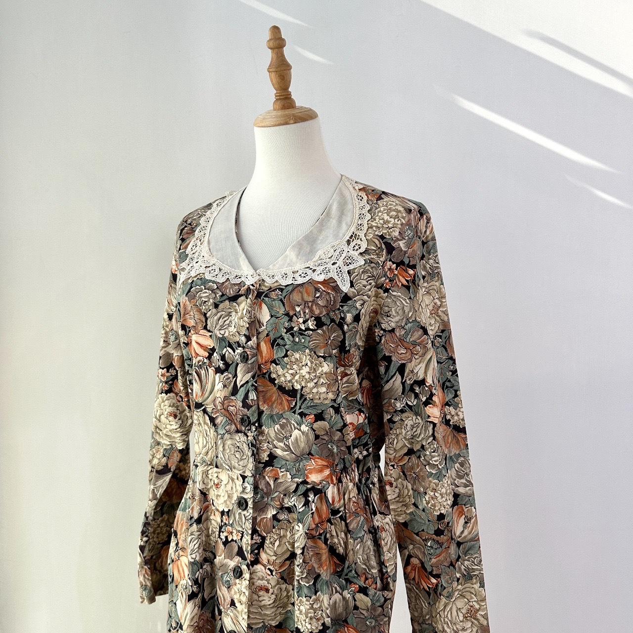 美國製 BY Berkeley 黑色手繪感雜花古著連身裙