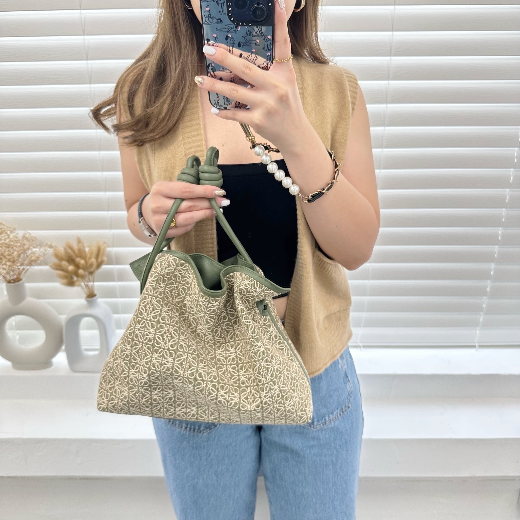 Outlet Loewe Medium Flamenco Bag