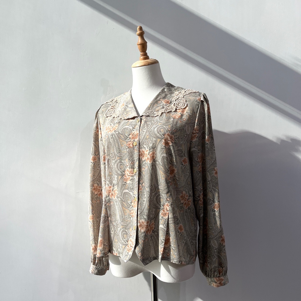 日本製淡綠清雅感腰果花上衣