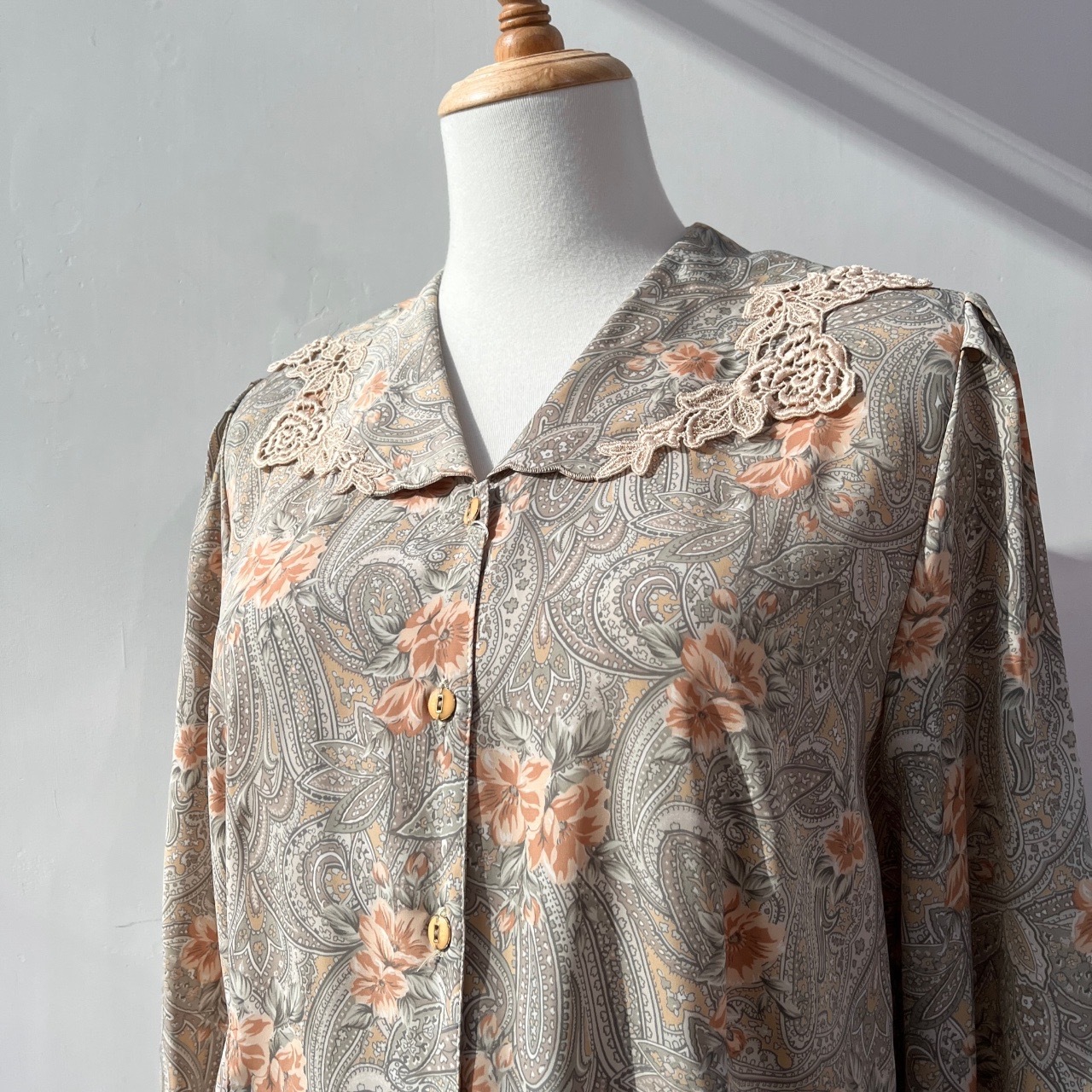 日本製淡綠清雅感腰果花上衣