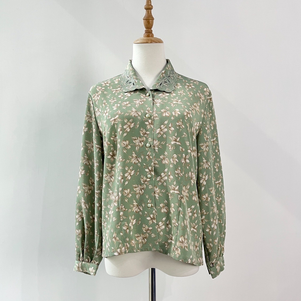 日本製清秀感花花長袖上衣