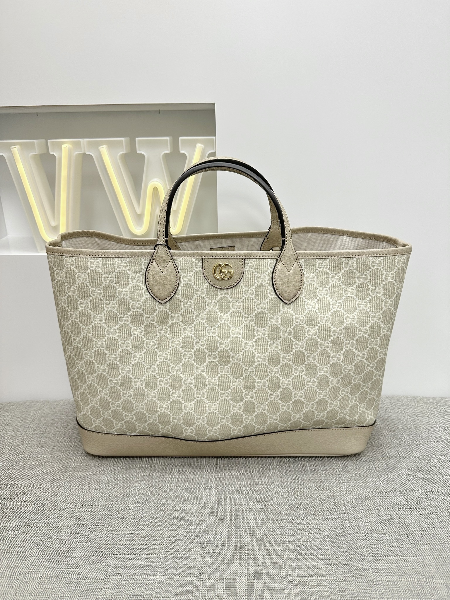 Gucci Ophidia Medium Tote Bag