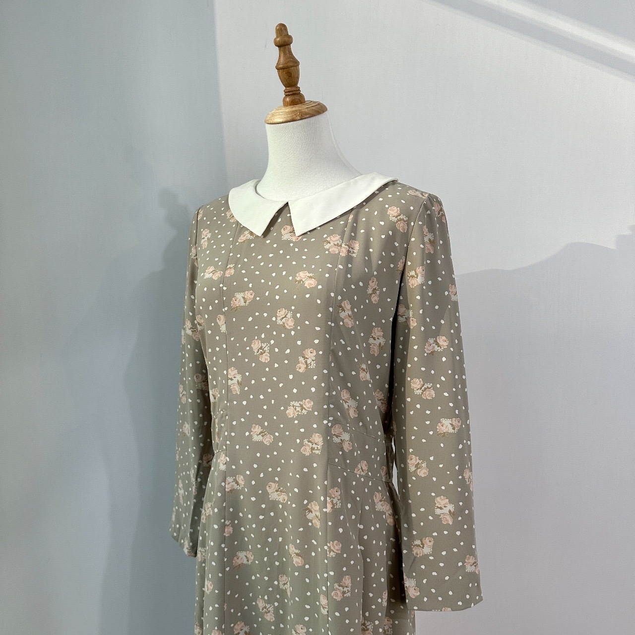 溫柔灰粉玫瑰雪花連身裙