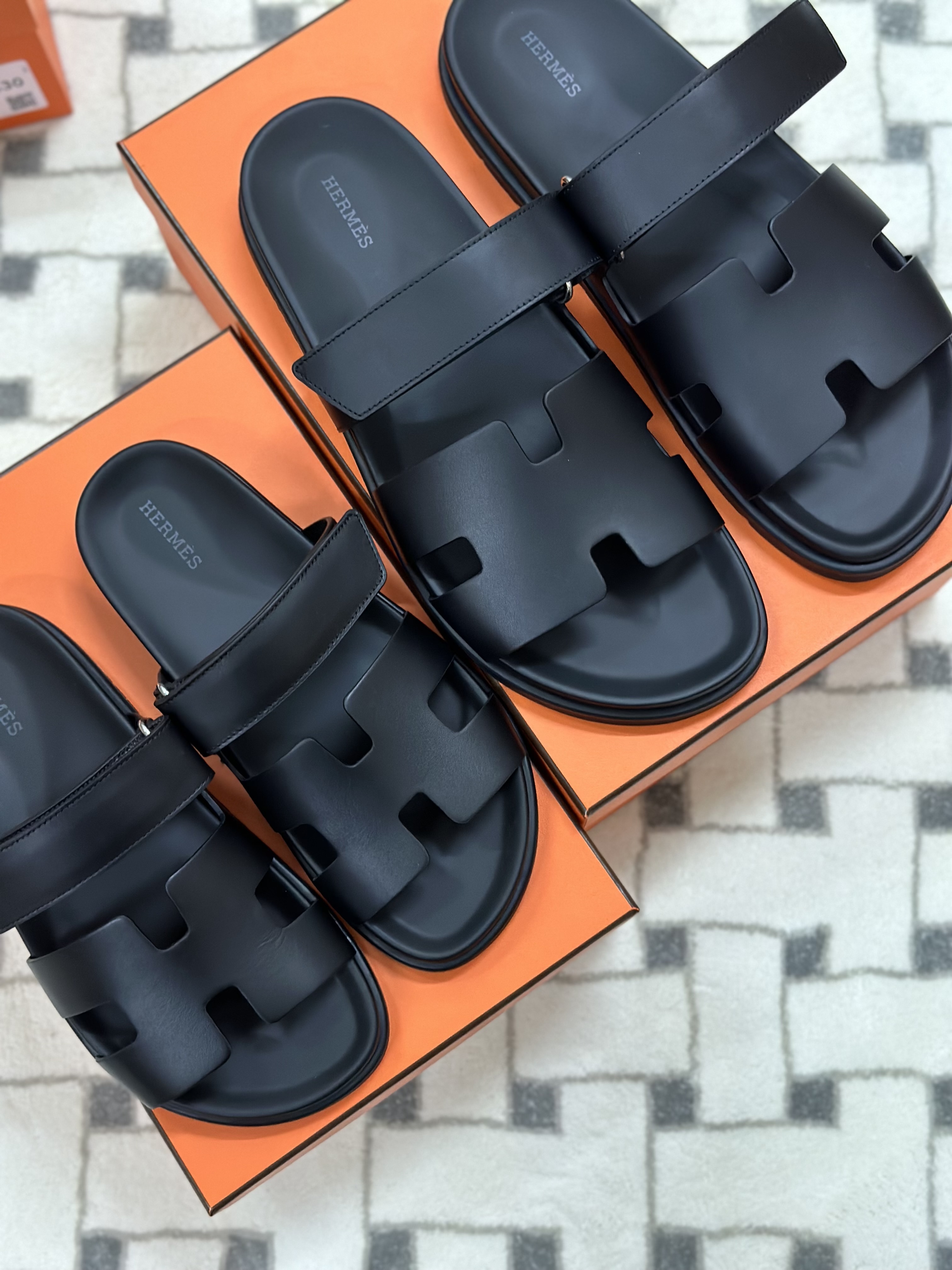 Hermes Chypre 二舅鞋 全黑