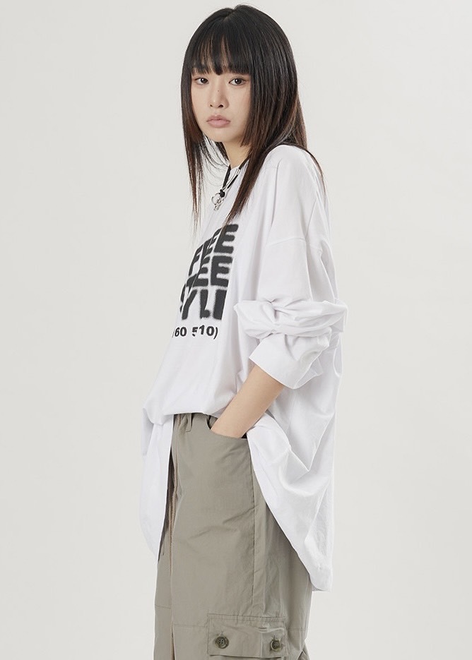 RAUCOHOUSE 噴漆文字寬鬆薄長袖（2COLOR）