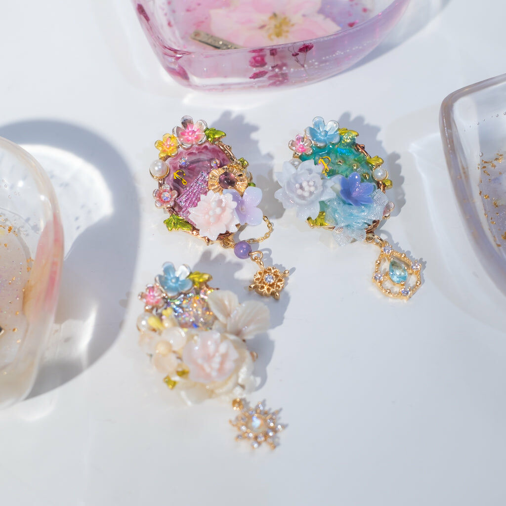 ⑤ Dreamy Floral Brooch (10 Designs)