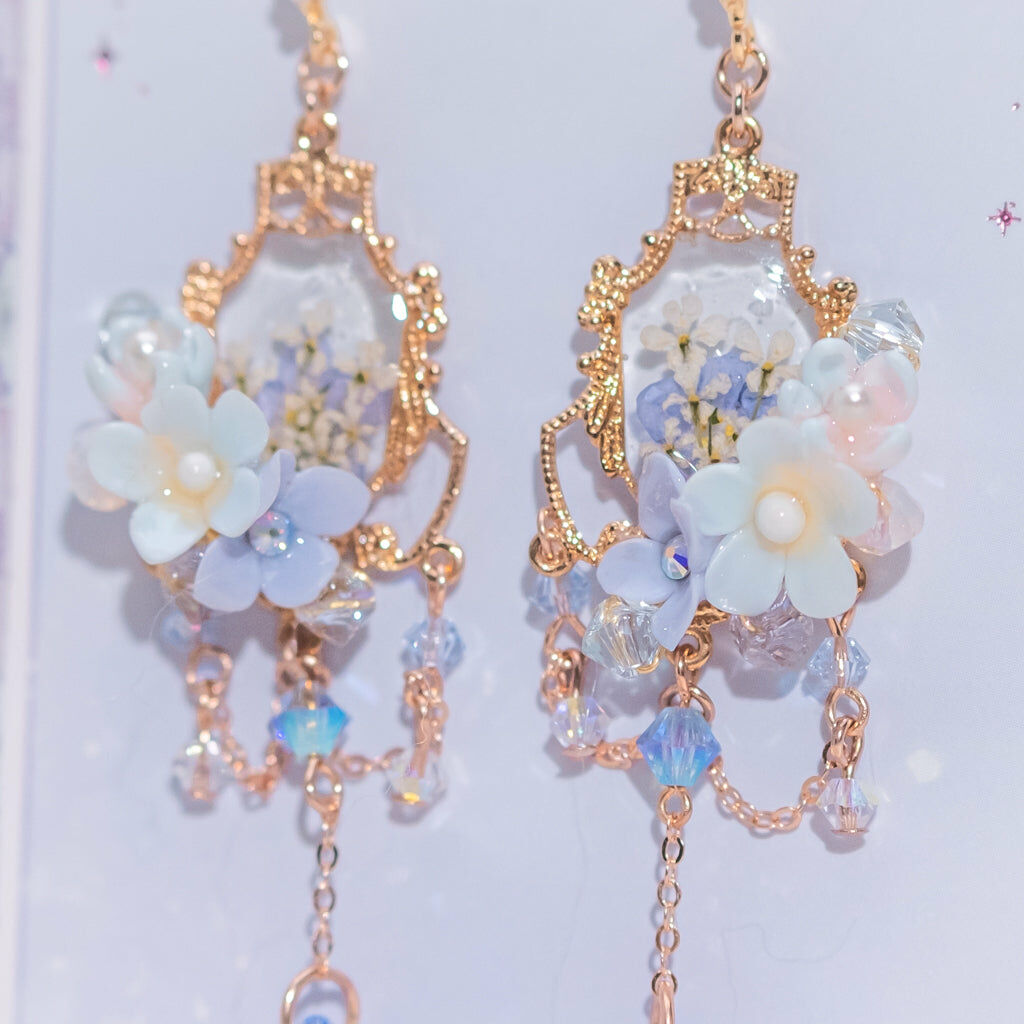 ⑧ Dry Flower Chandelier Earrings (9 Designs)
