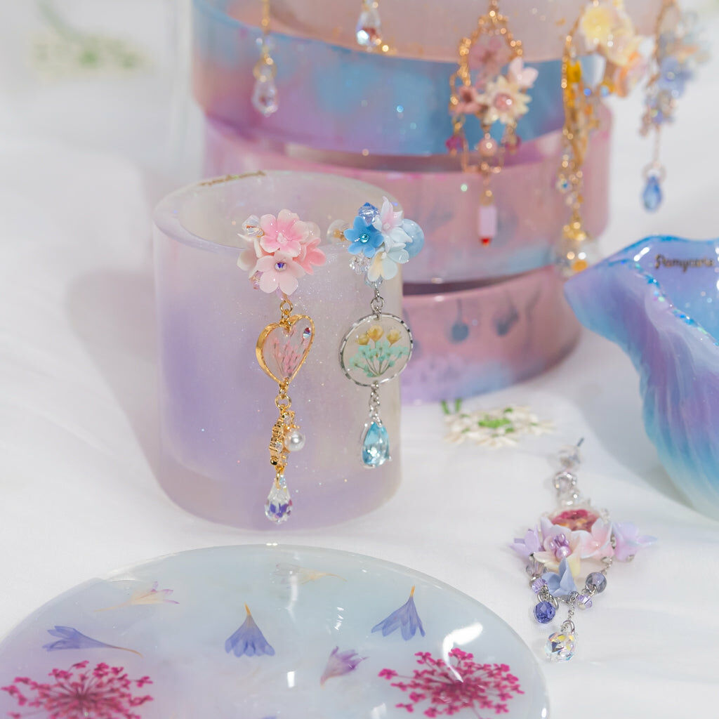 ⑧ Dry Flower Chandelier Earrings (9 Designs)