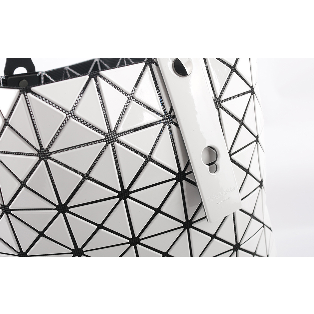 【ISSEY MIYAKE三宅一生】BAO BAO PRISM 10X10 亮面手提包(白色) AG043 01