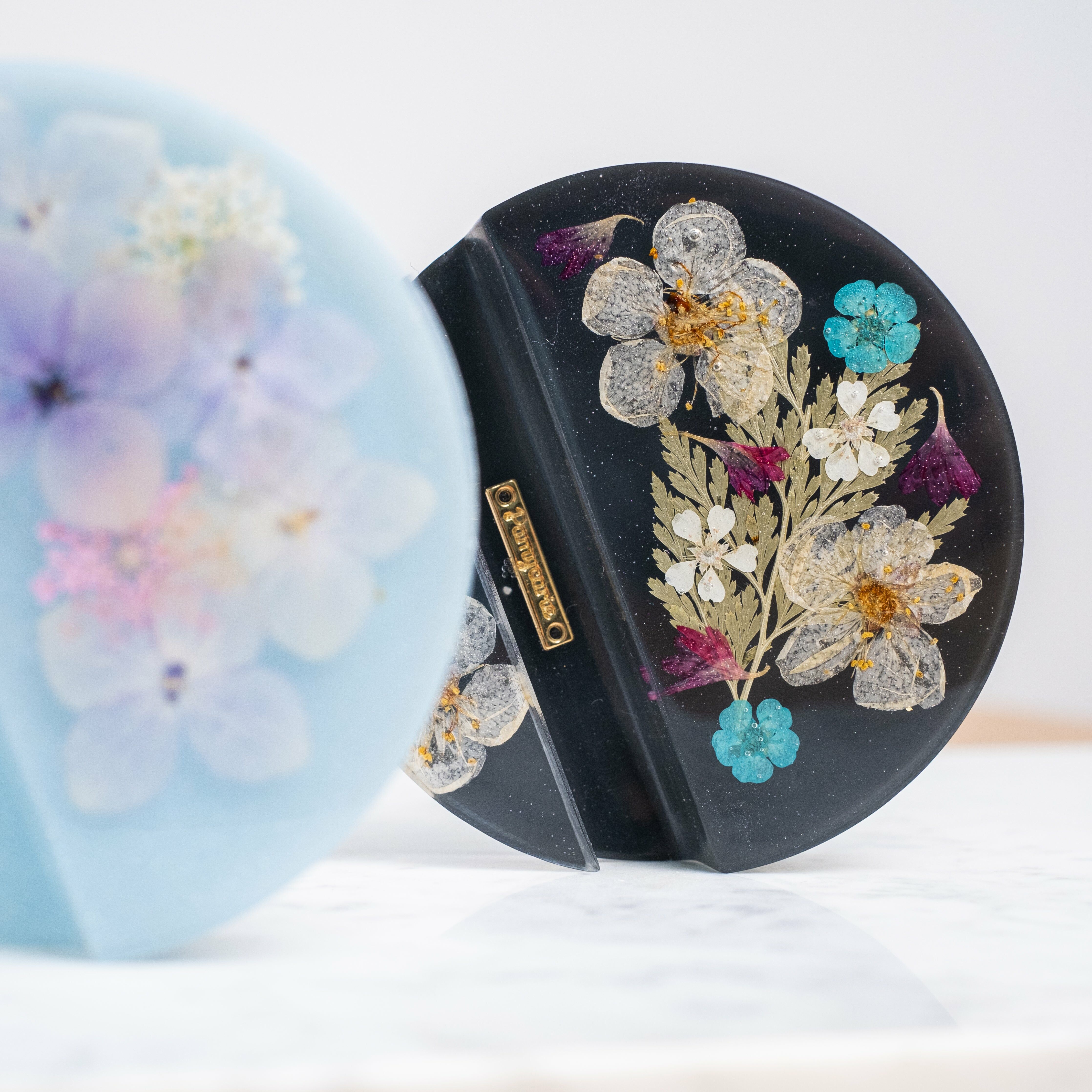 ➆ Floral Phone Stand (2 Designs)