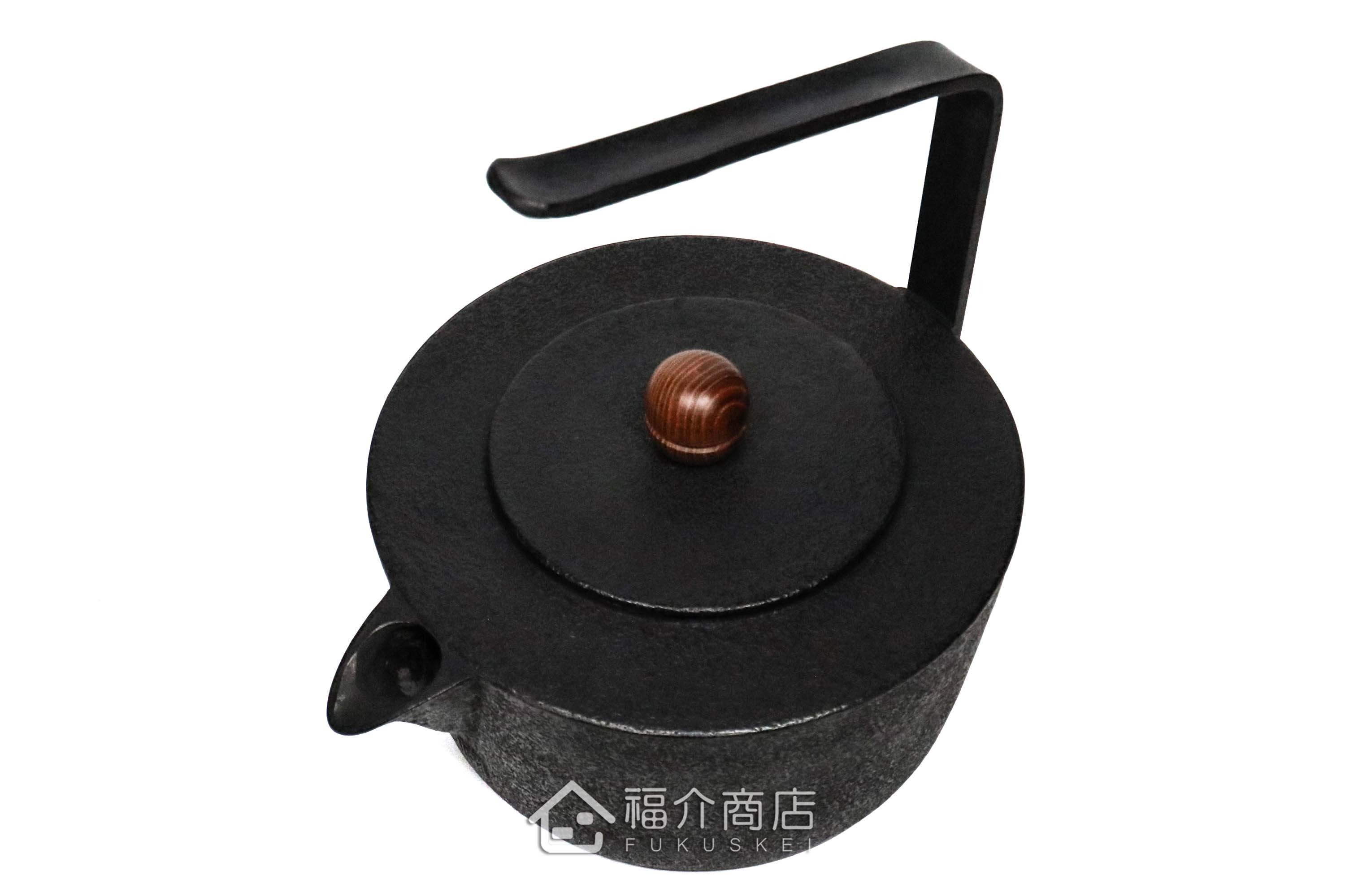 薰山工房所製作煮水泡茶用的鐵壺