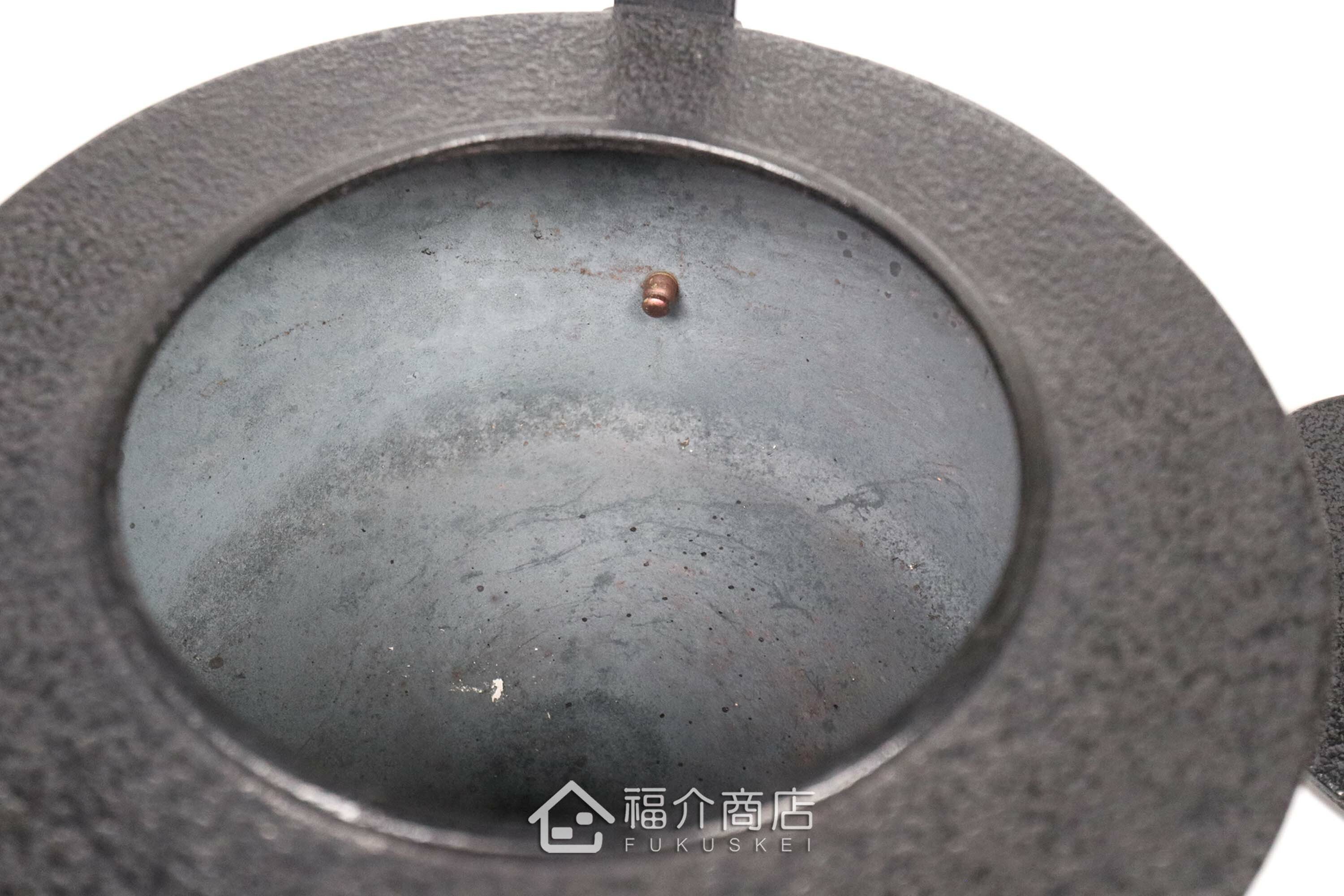 薰山工房所製作煮水泡茶用的鐵壺