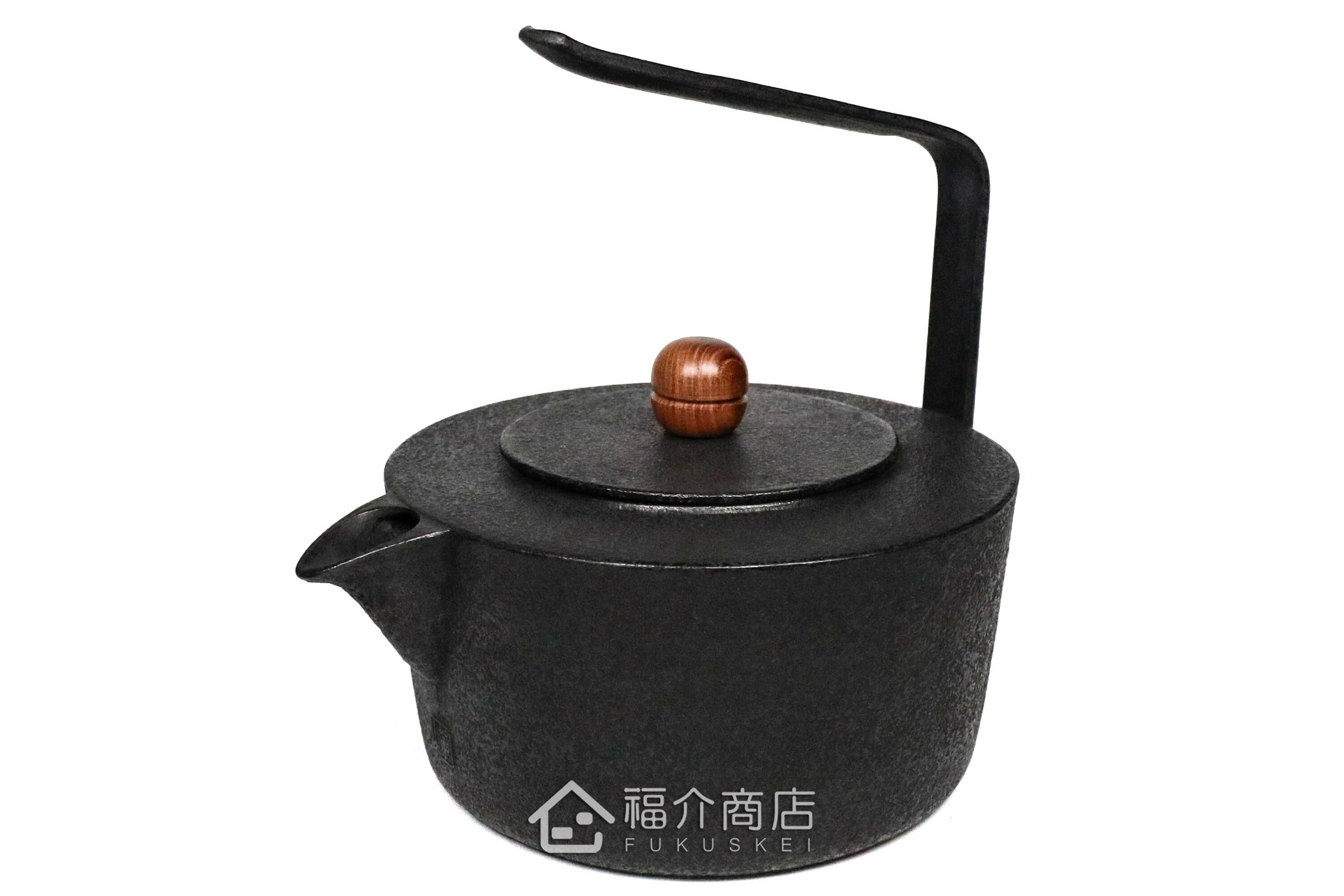 薰山工房所製作煮水泡茶用的鐵壺