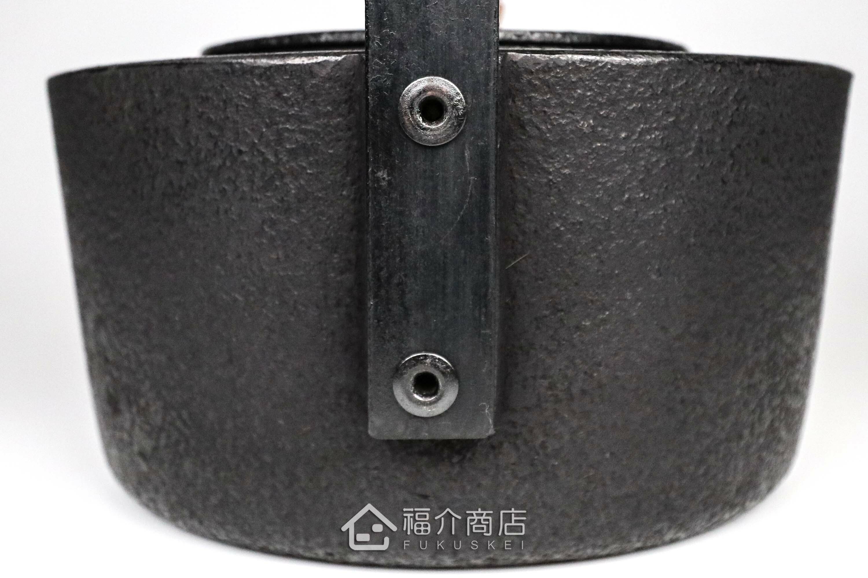 薰山工房所製作煮水泡茶用的鐵壺