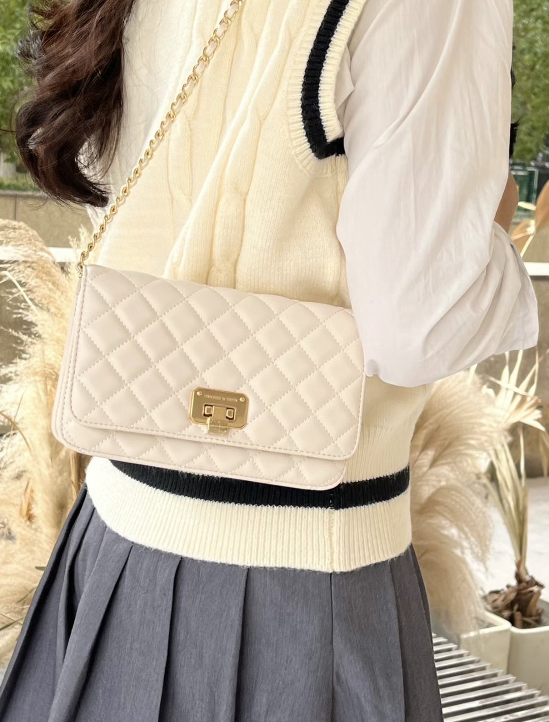 Charles&Keith 小CK 菱格紋側背肩背兩用WOC包