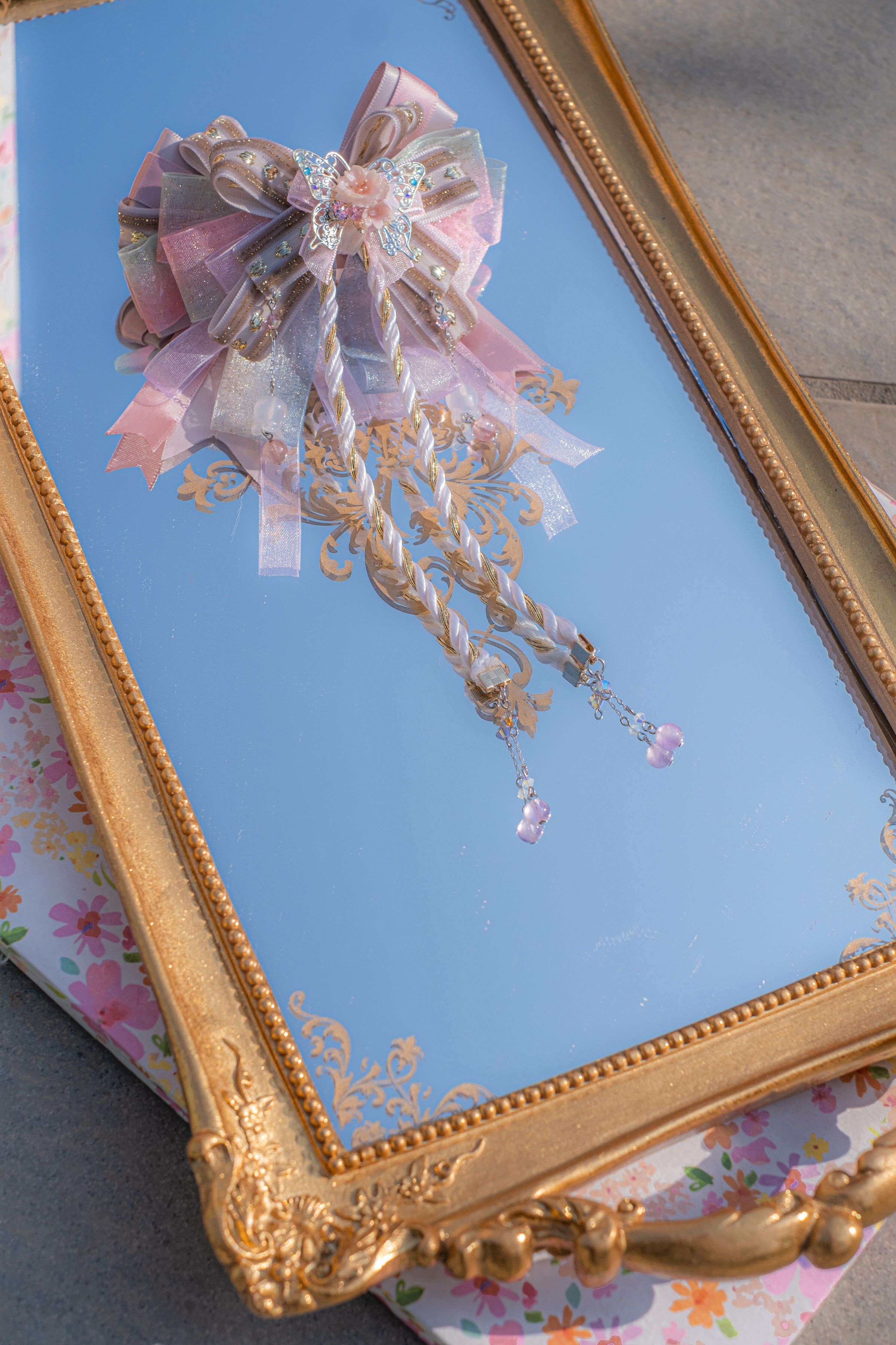 Seasonal Ribbon Carrie Clip (4 Designs)