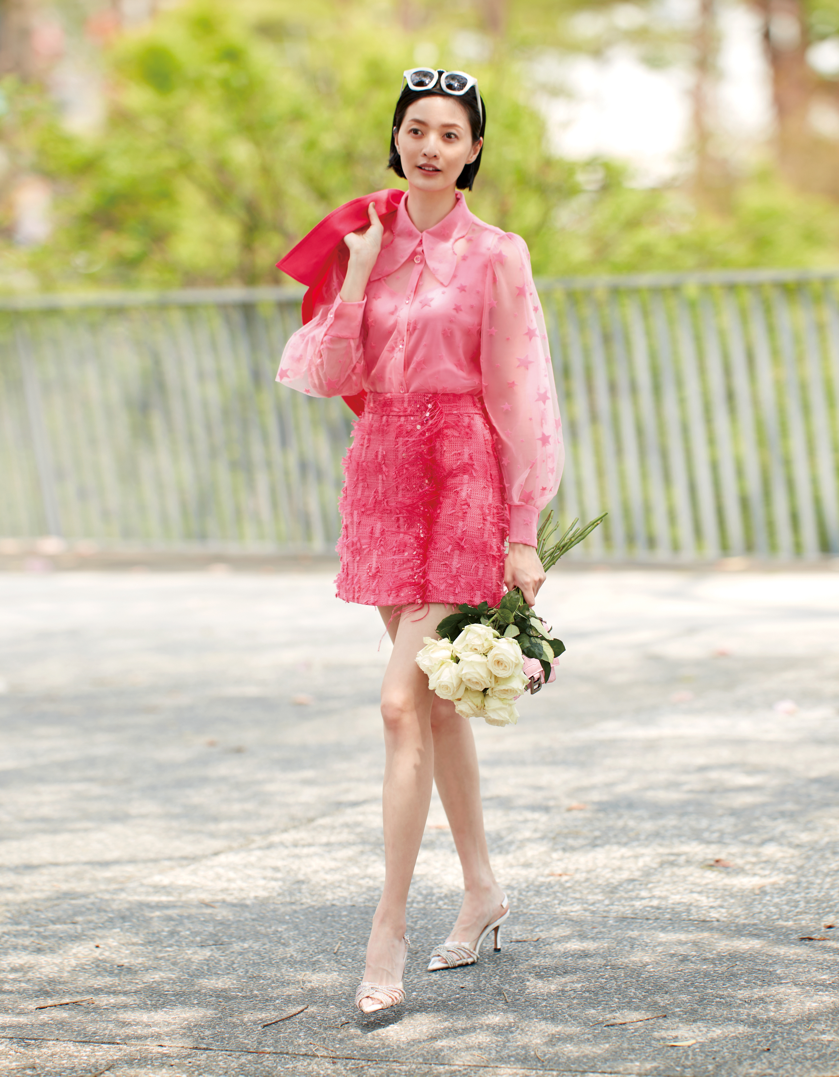 BC15003A1 玫瑰山谷星星沙蝴蝶領泡袖上衣